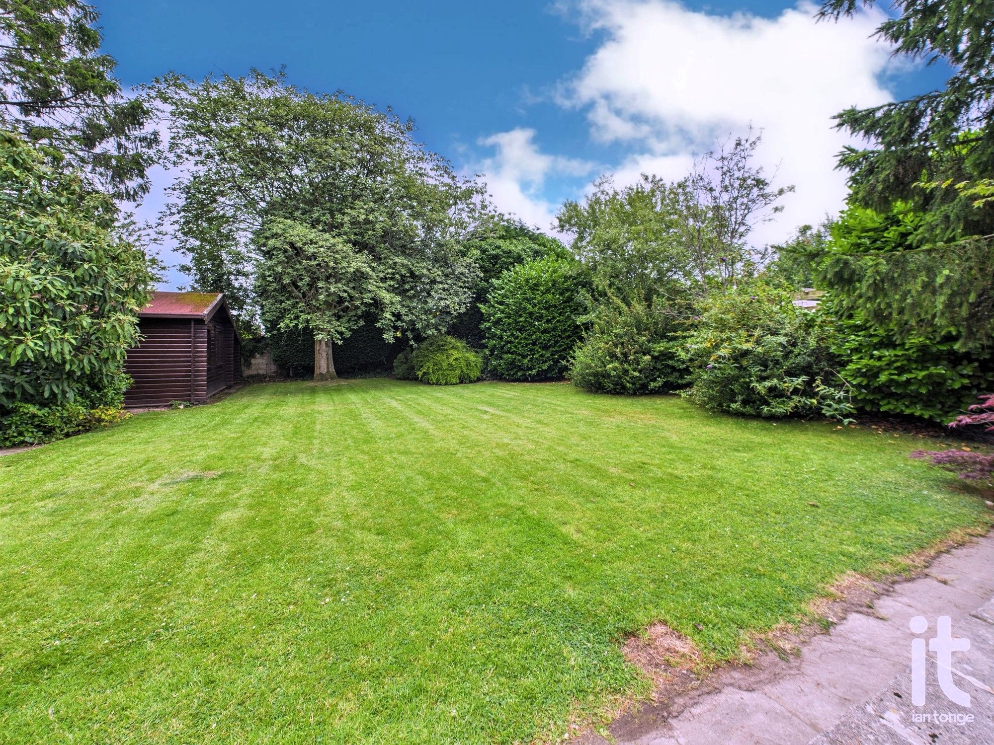 6 bedroom detached house Under Offer in Stockport - Photograph 3.