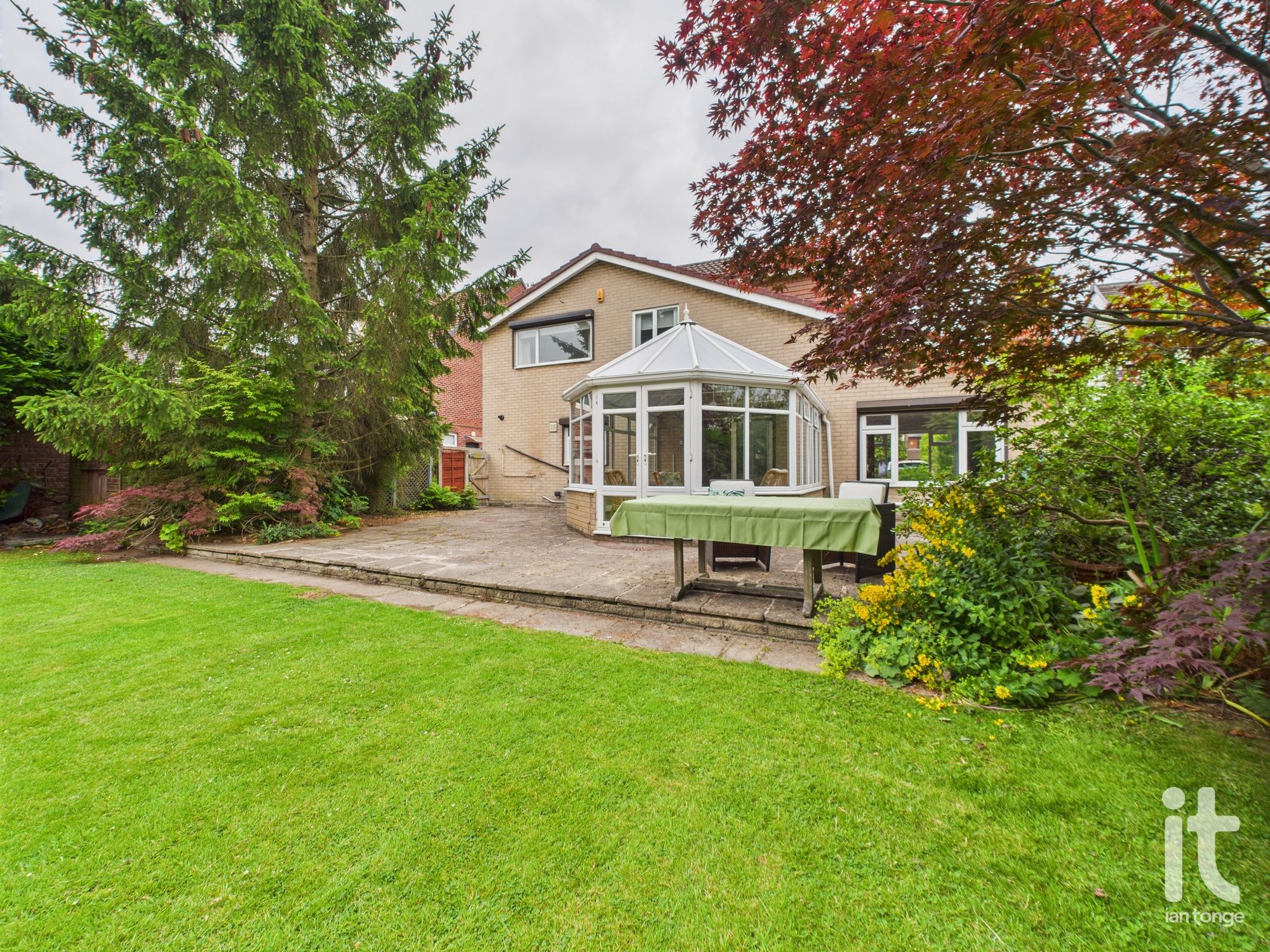 6 bedroom detached house Under Offer in Stockport - Photograph 52.