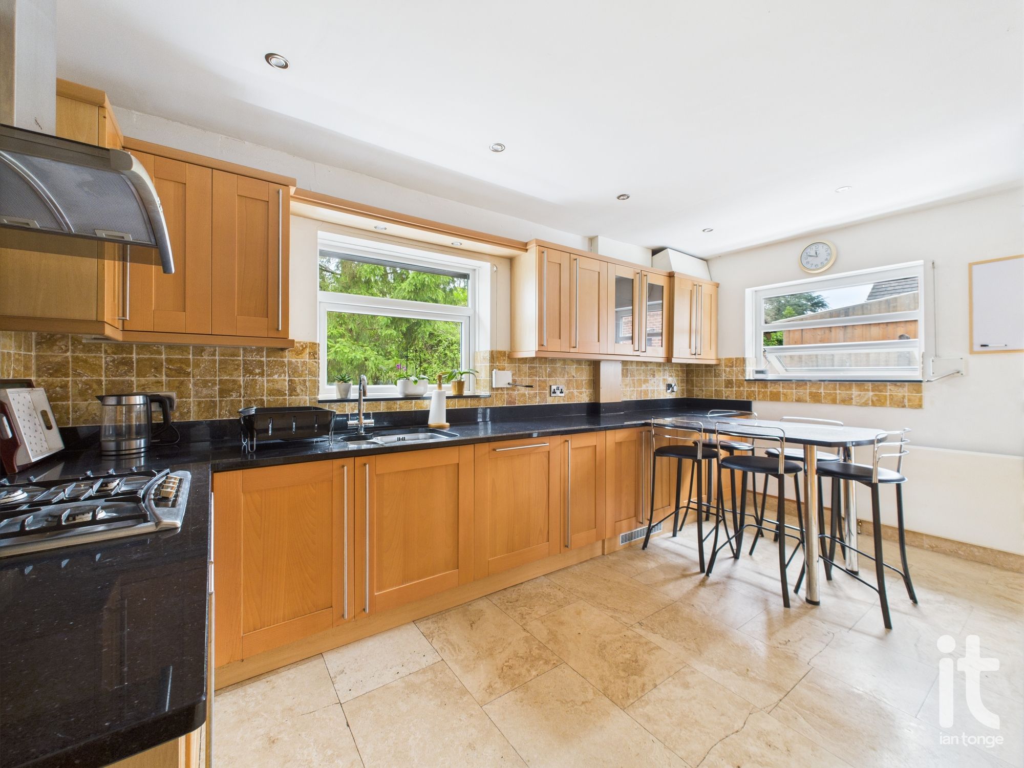 6 bedroom detached house Under Offer in Stockport - Photograph 22.