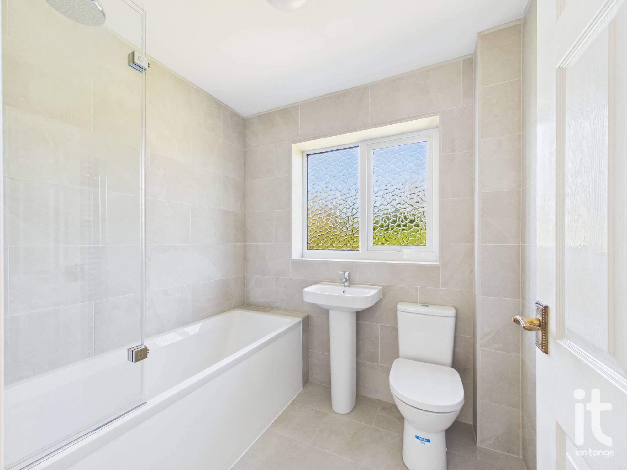 3 bedroom detached bungalow Under Offer in Stockport - Photograph 11.