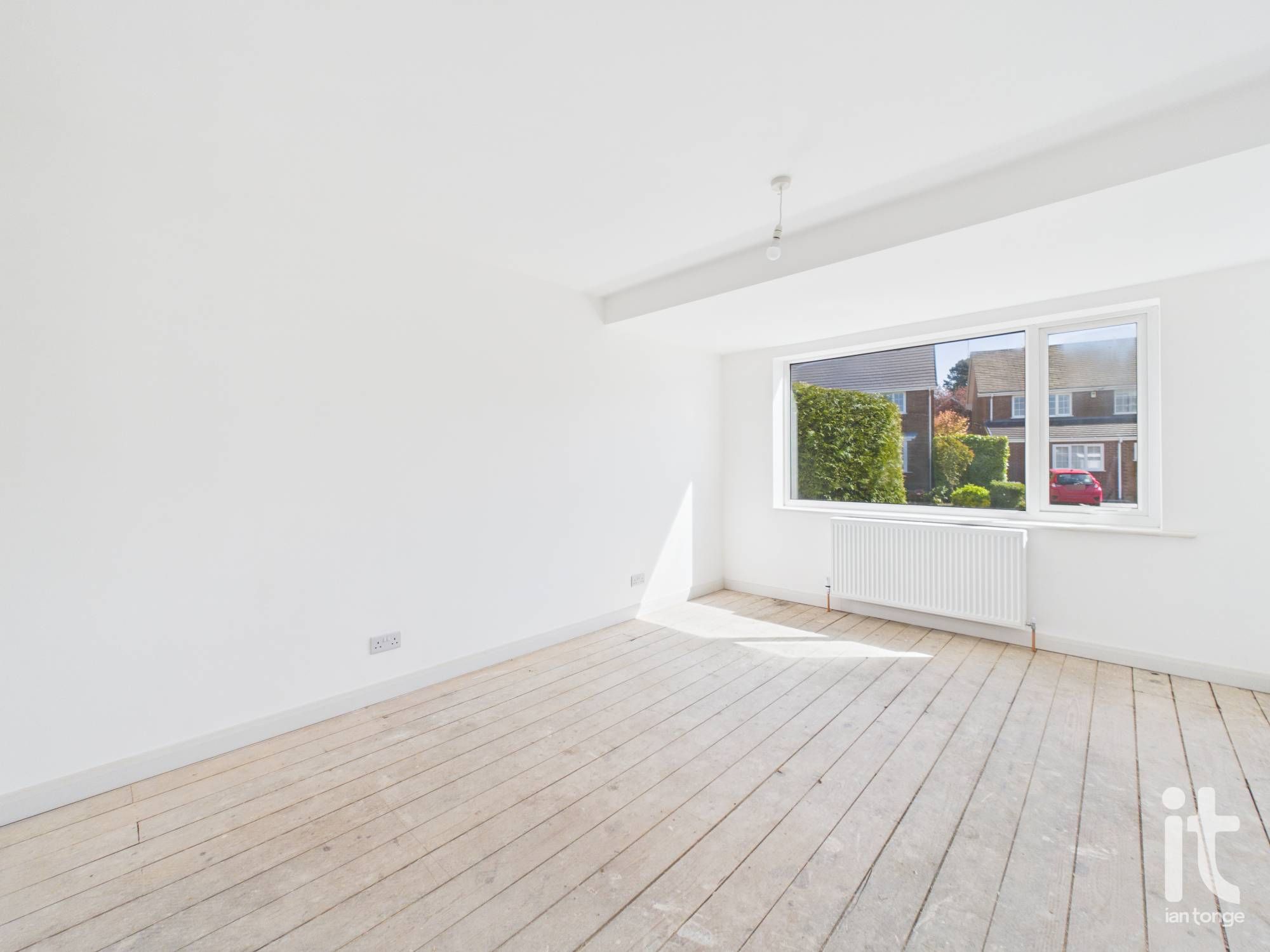 3 bedroom detached bungalow Under Offer in Stockport - Photograph 8.