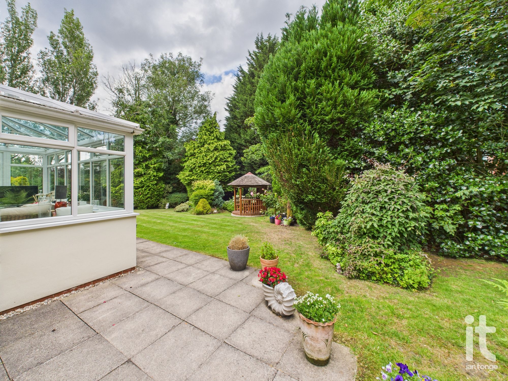 4 bedroom detached house Sold in Stockport - Photograph 39.