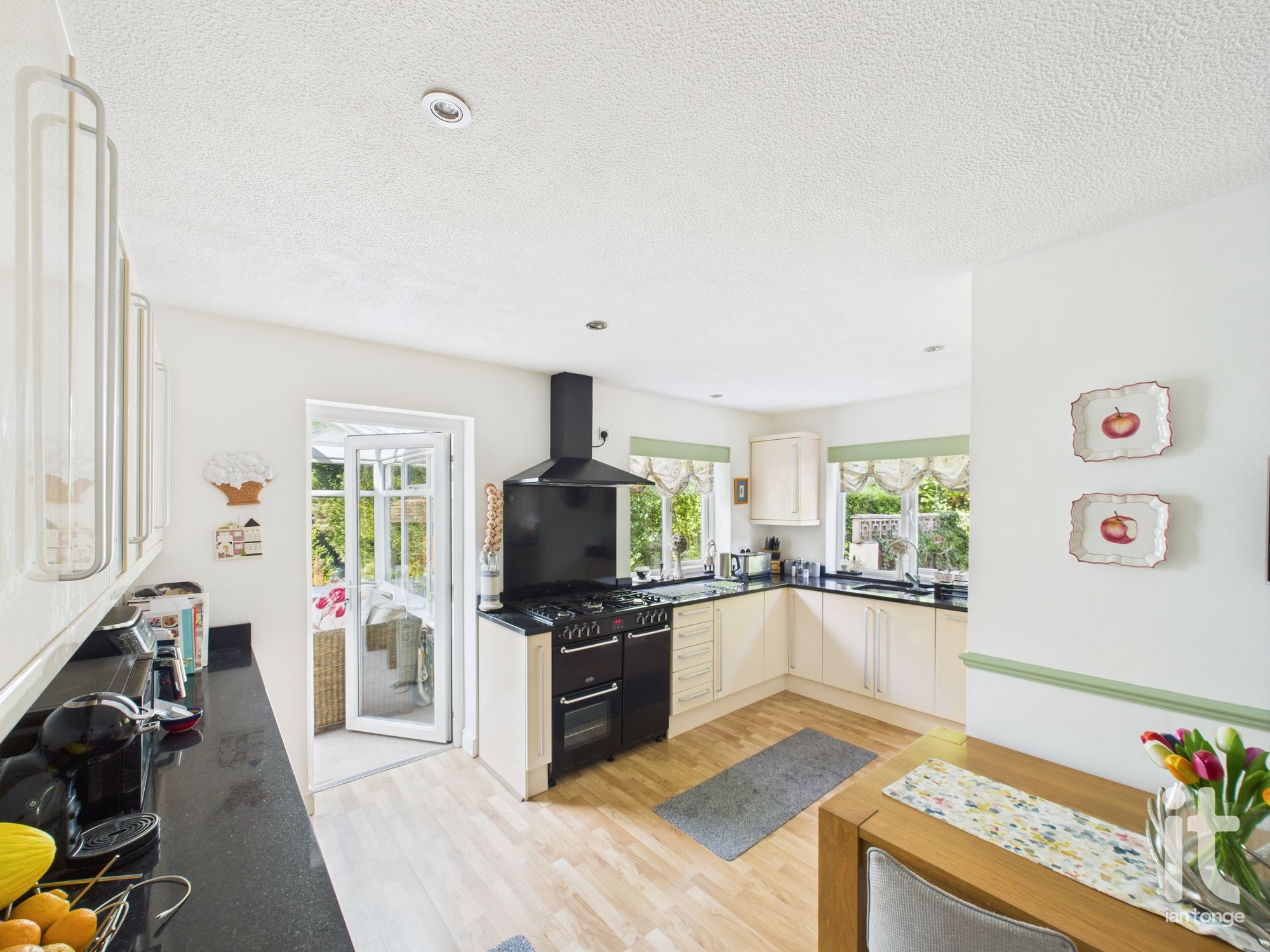 4 bedroom detached house Sold in Stockport - Photograph 22.