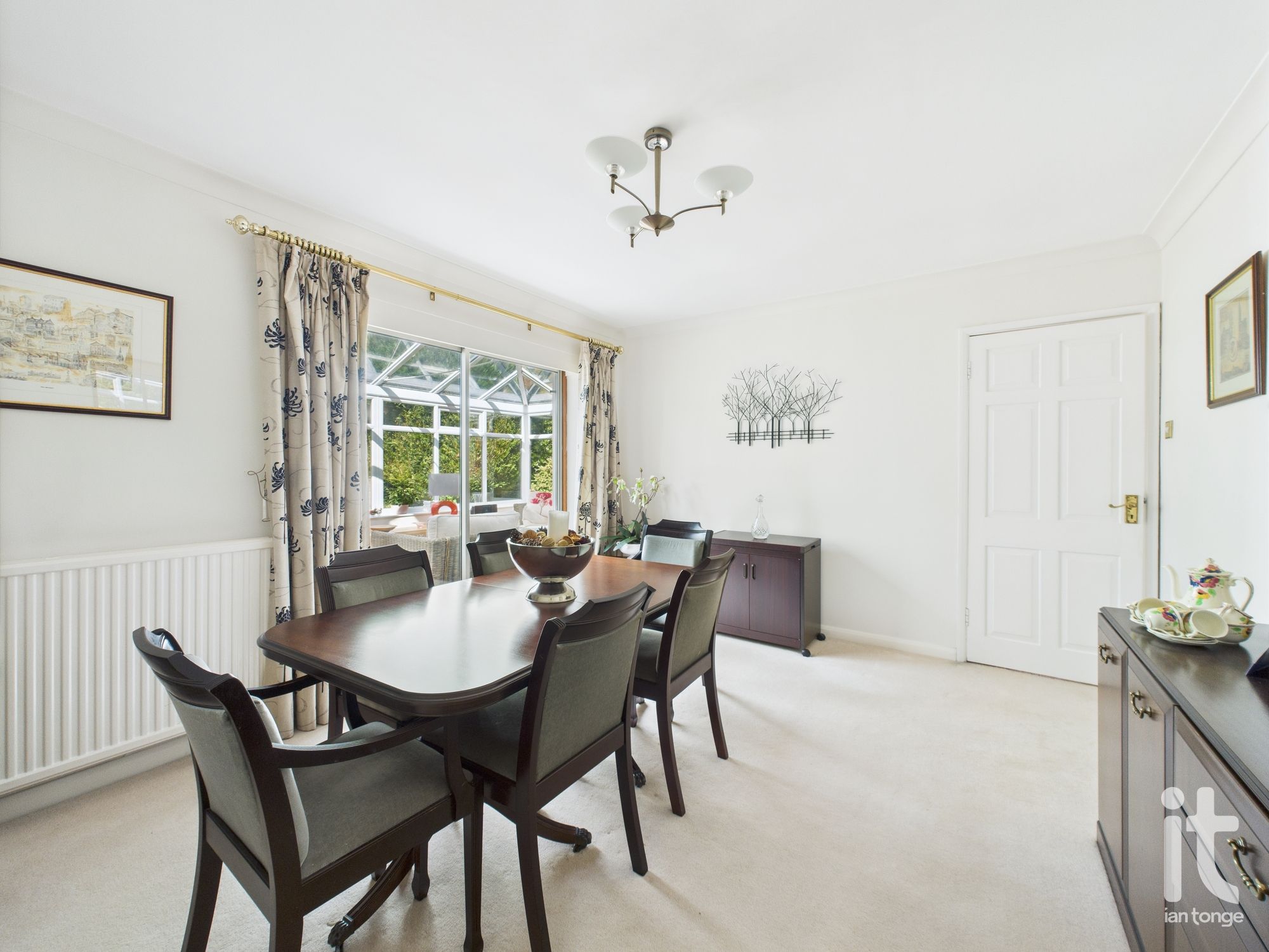 4 bedroom detached house Sold in Stockport - Photograph 14.