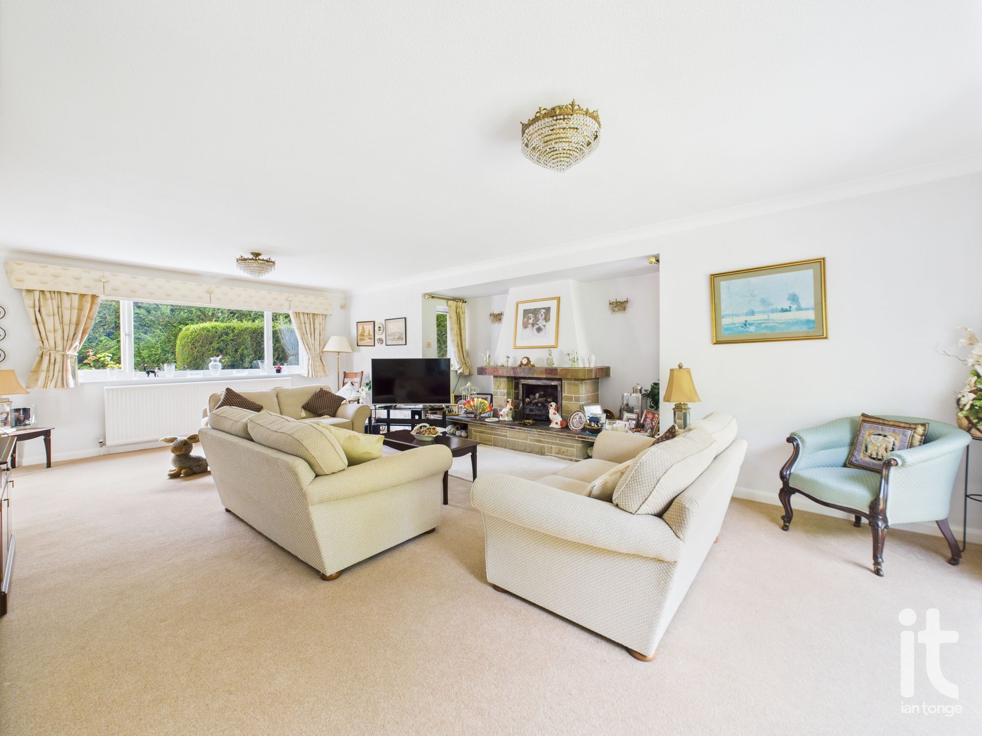 4 bedroom detached house Sold in Stockport - Photograph 17.