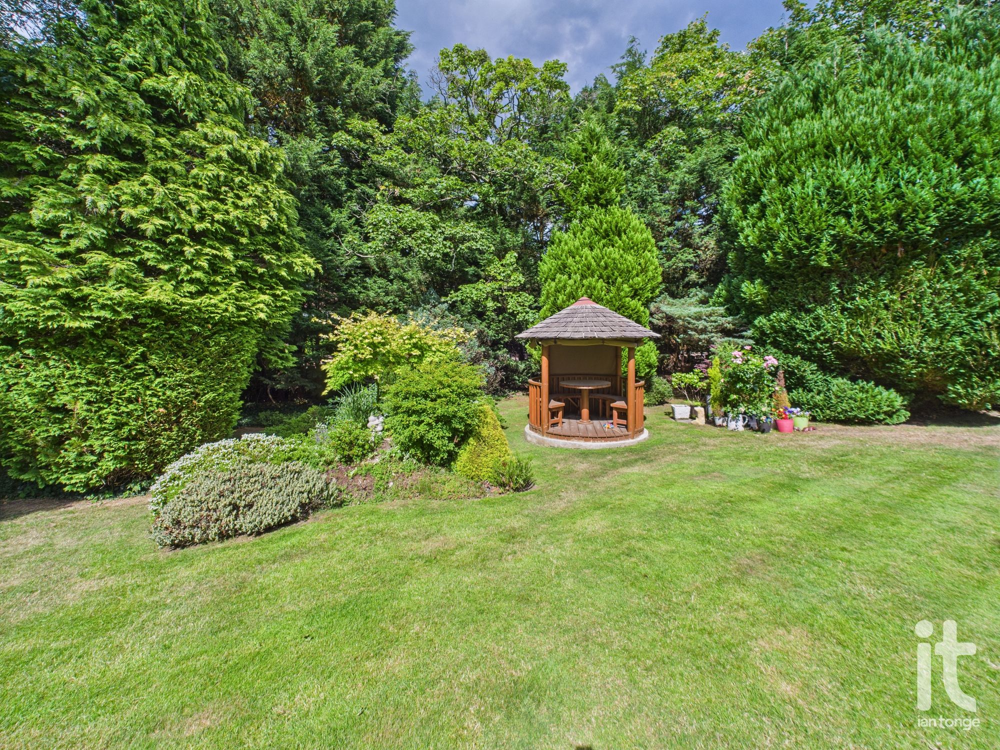 4 bedroom detached house Sold in Stockport - Photograph 42.