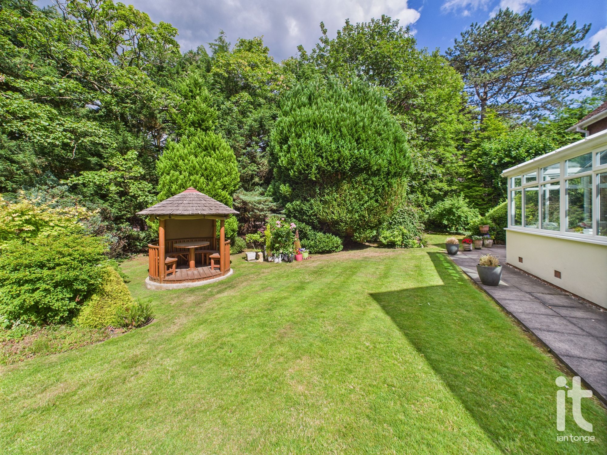 4 bedroom detached house Sold in Stockport - Photograph 43.