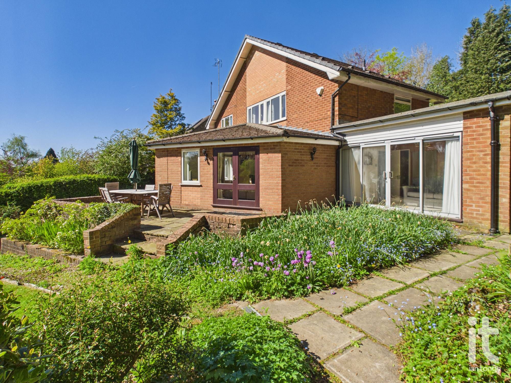4 bedroom detached house For Sale in Cheshire East - Photograph 3.