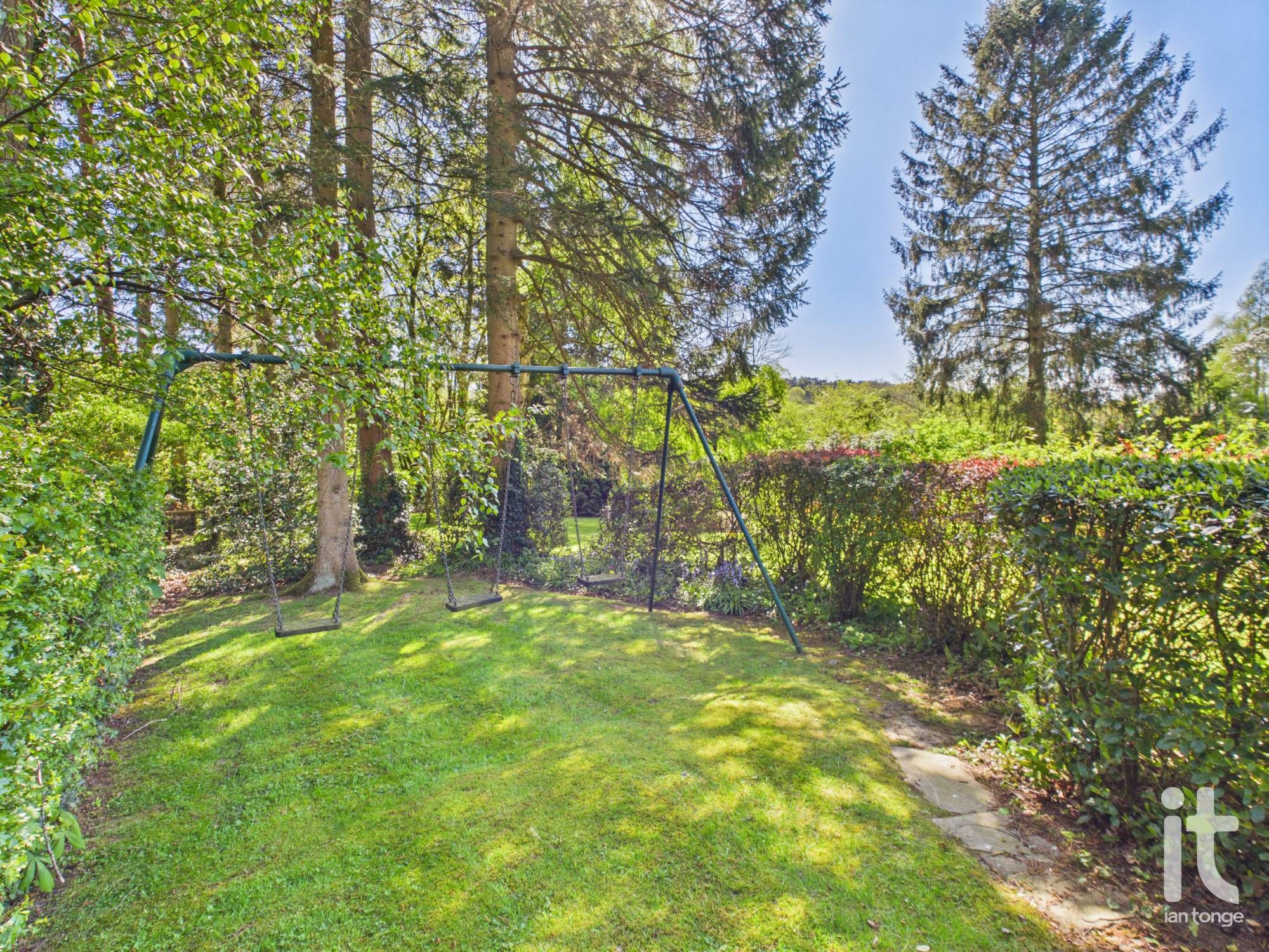 4 bedroom detached house For Sale in Cheshire East - Photograph 27.