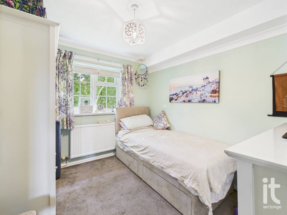 1 bedroom apartment flat/apartment SSTC in Stockport - Photograph 5.