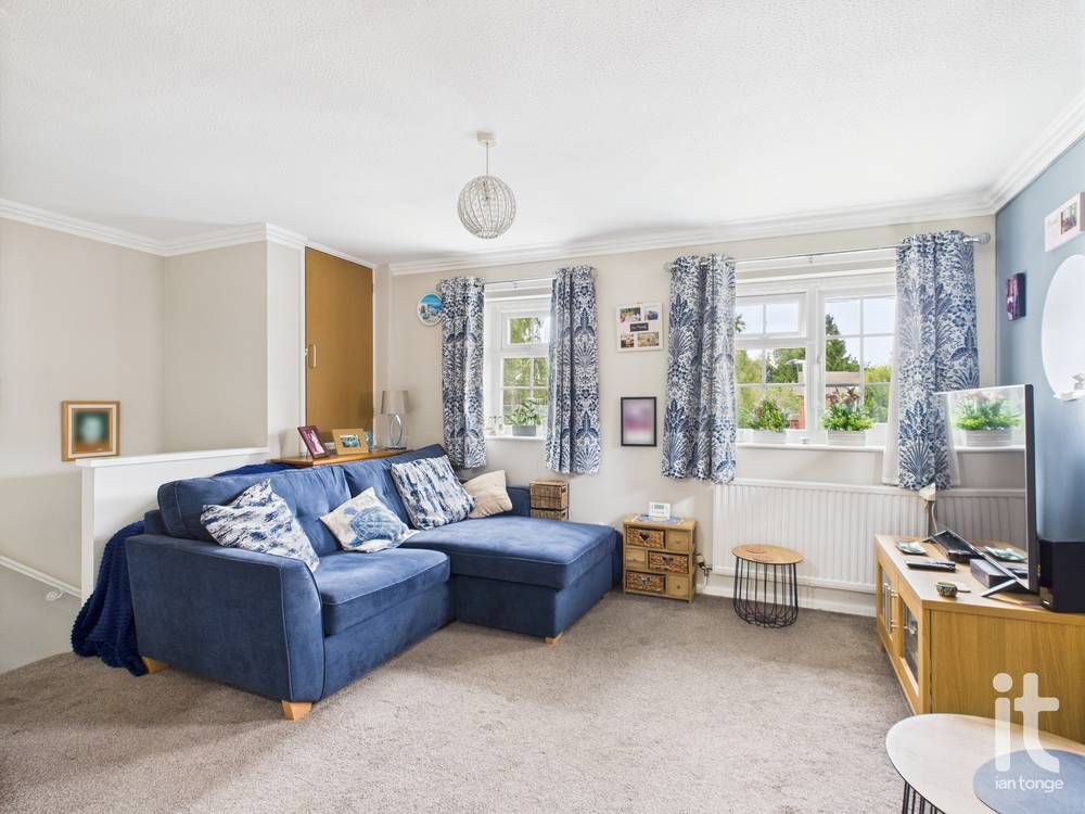 1 bedroom apartment flat/apartment SSTC in Stockport - Photograph 2.