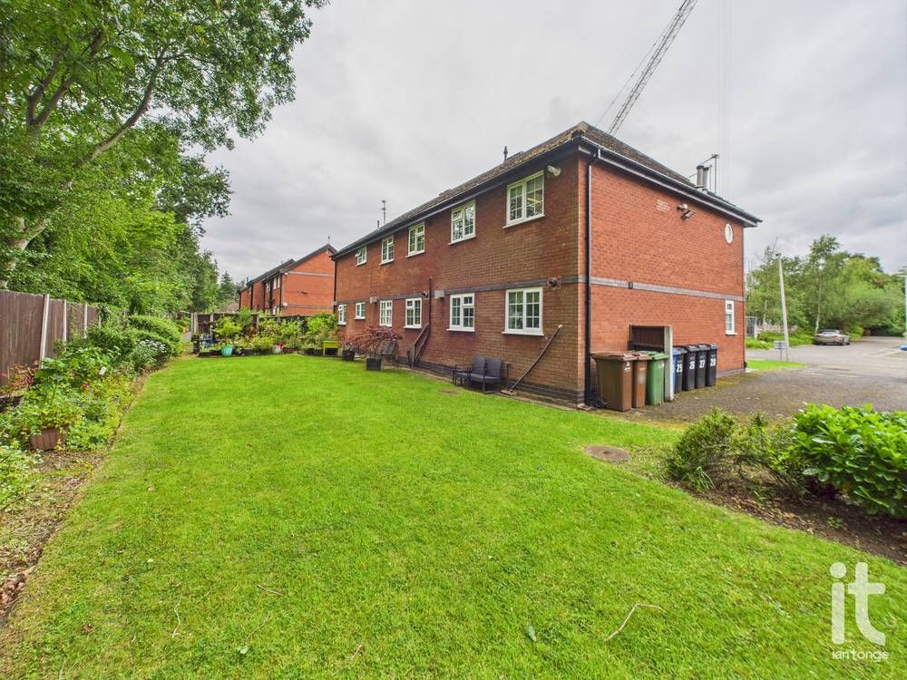 1 bedroom apartment flat/apartment SSTC in Stockport - Photograph 7.