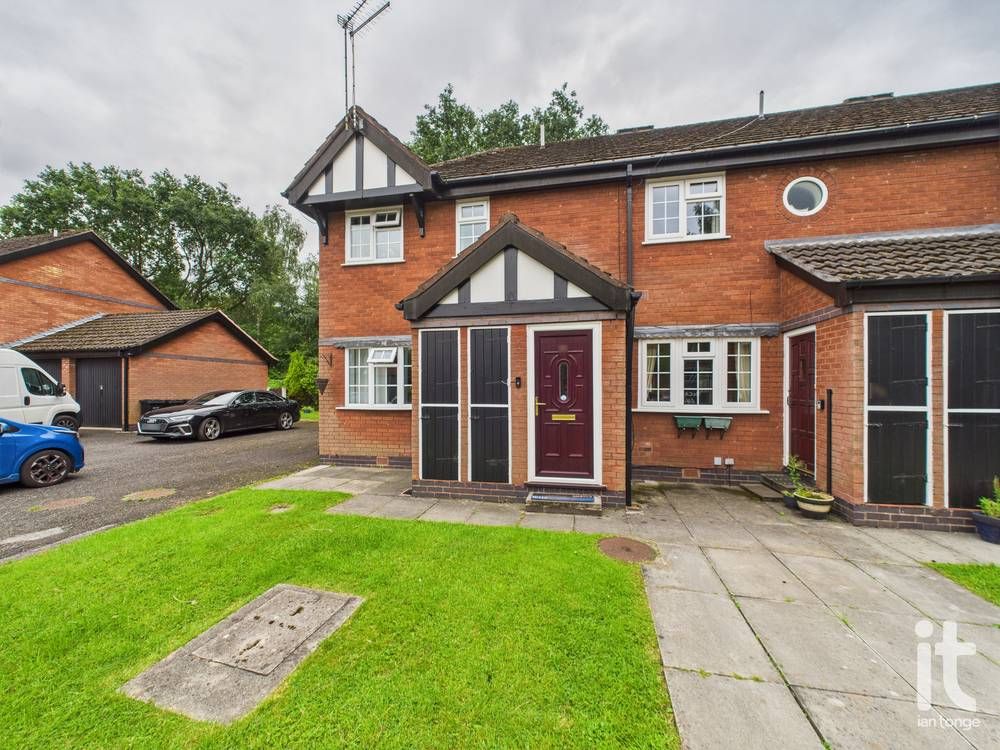 1 bedroom apartment flat/apartment SSTC in Stockport - Photograph 1.