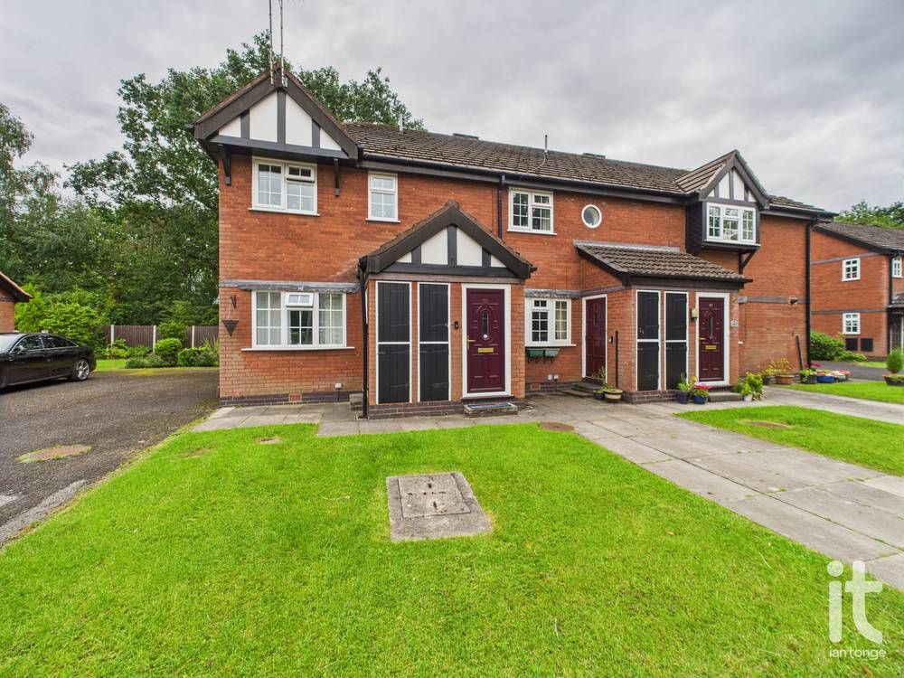 1 bedroom apartment flat/apartment SSTC in Stockport - Photograph 1.