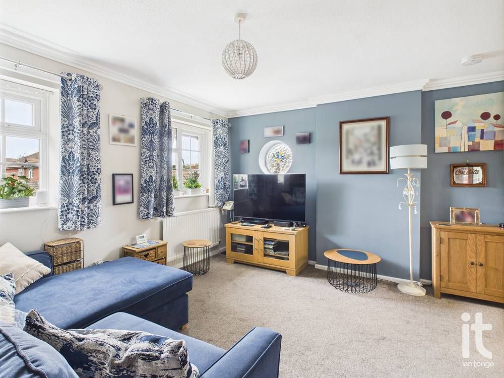 1 bedroom apartment flat/apartment SSTC in Stockport - Photograph 3.