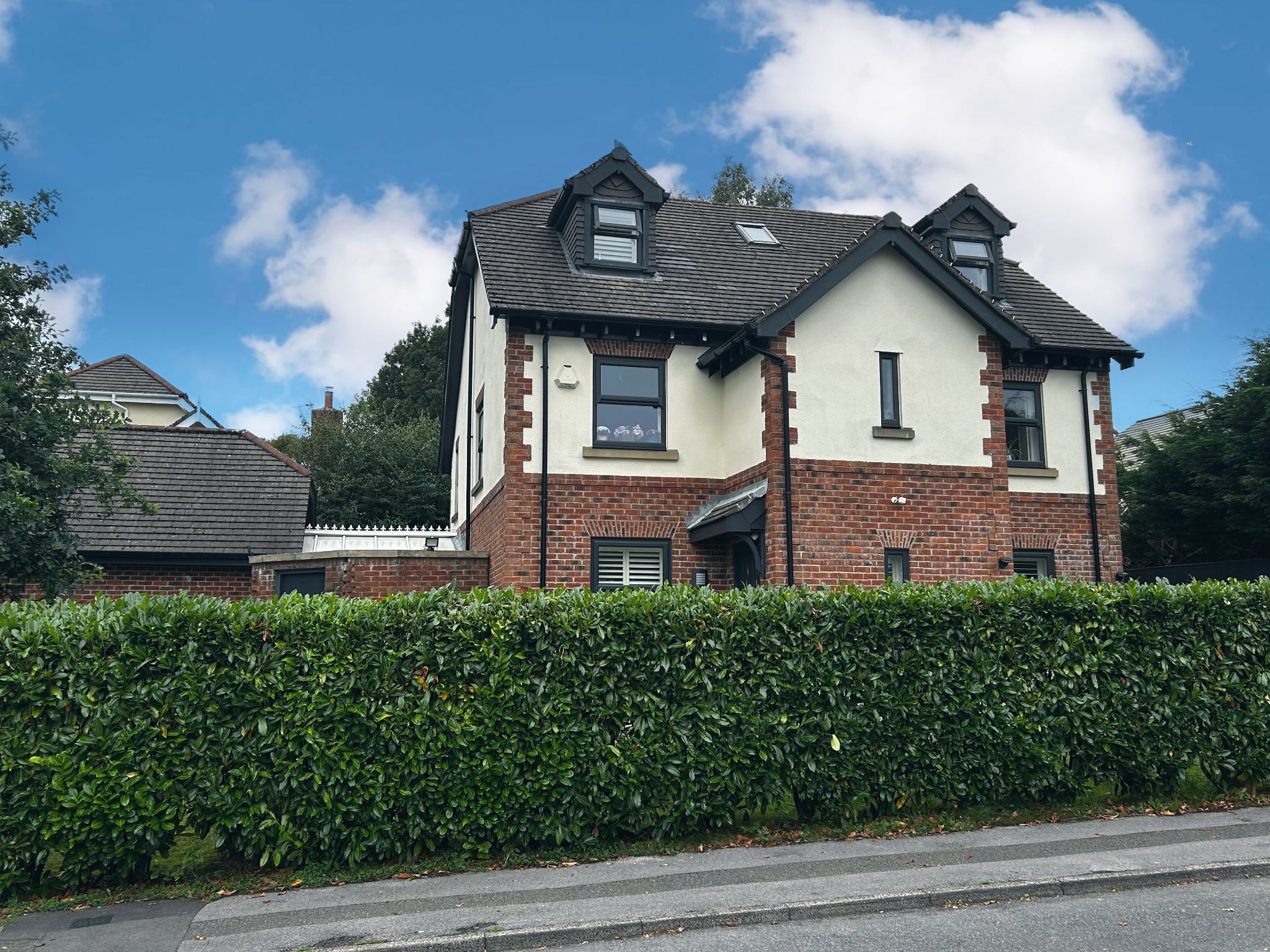 5 bedroom detached house For Sale in Stockport - Property photograph.