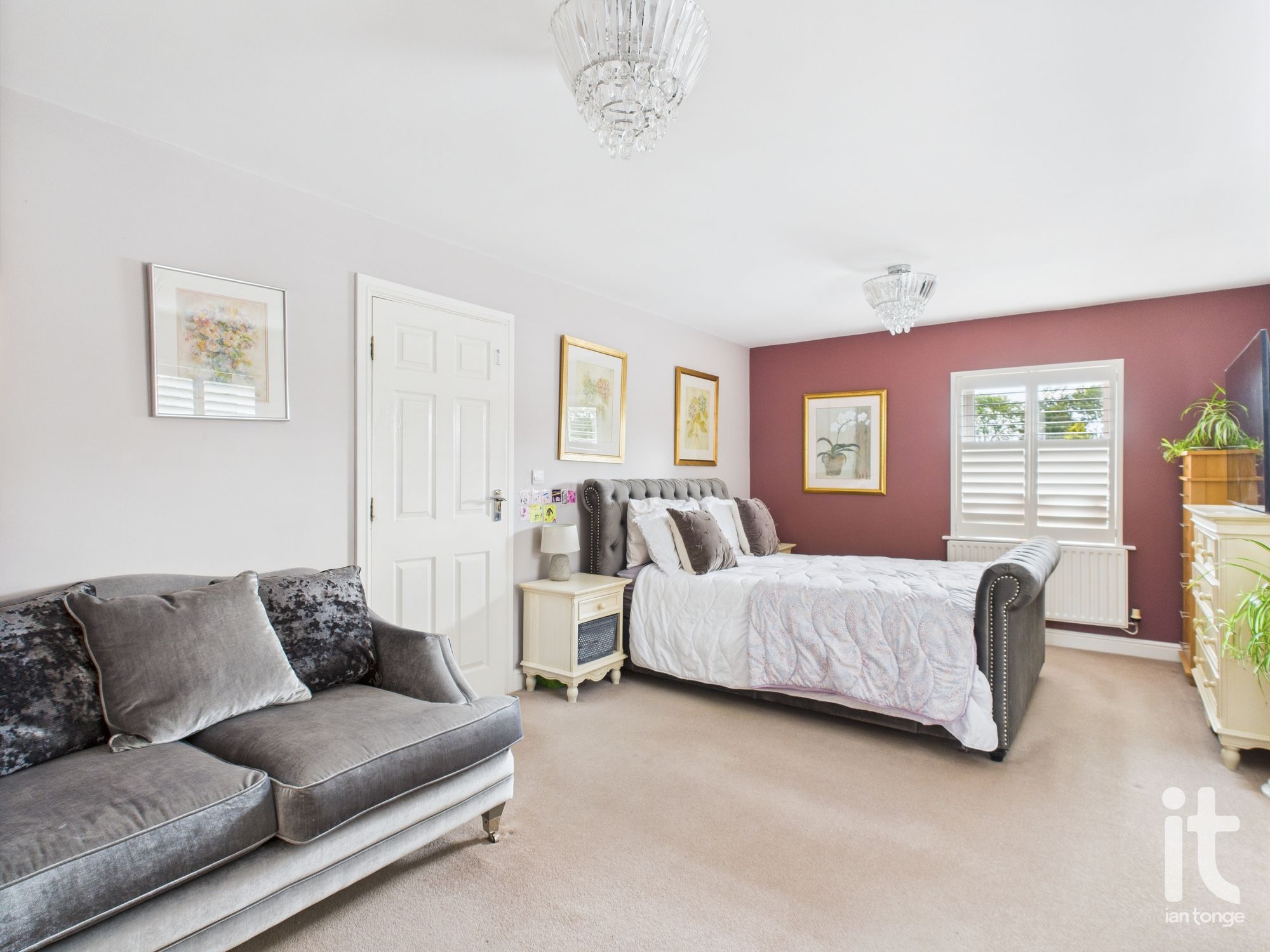5 bedroom detached house For Sale in Stockport - Photograph 18.