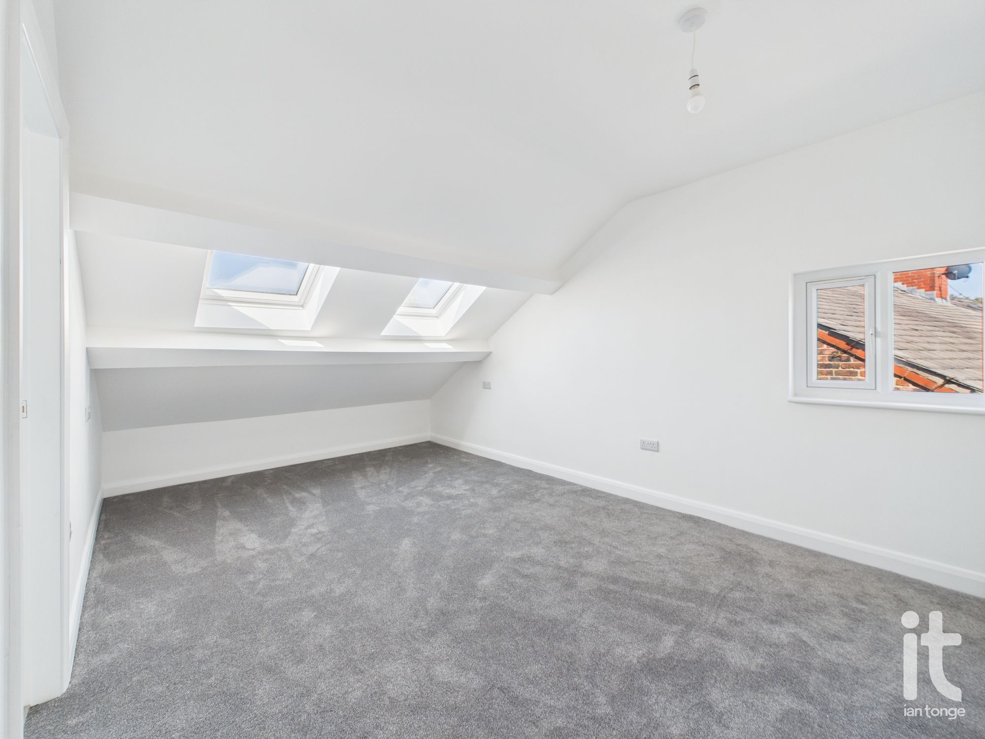 2 bedroom apartment flat/apartment To Let in Stockport - Photograph 8.