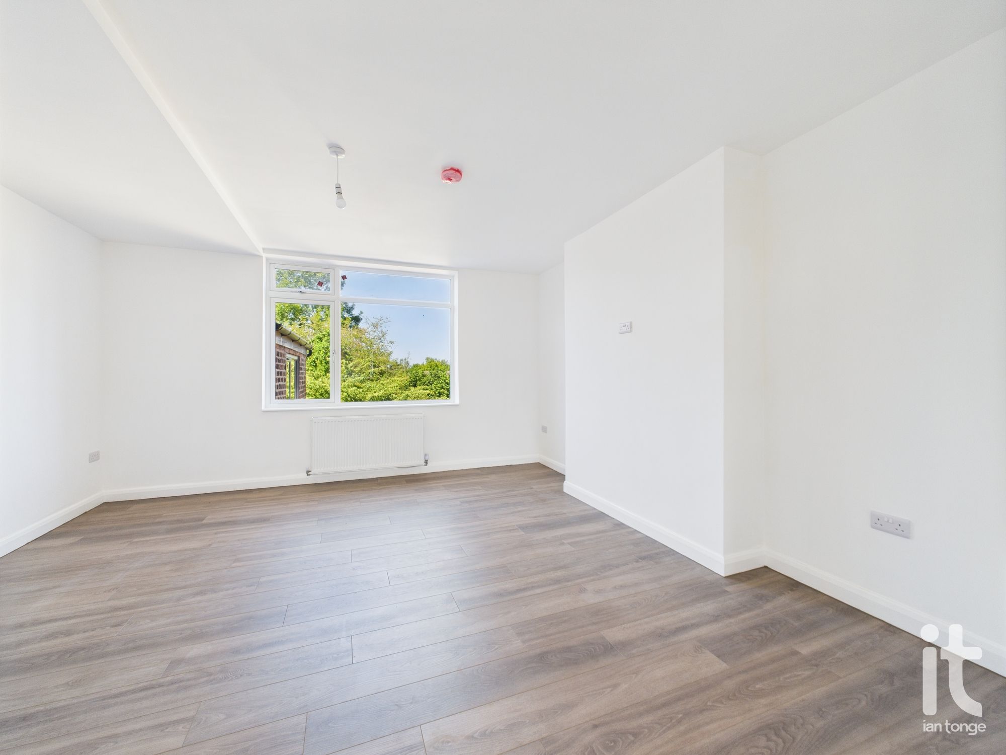 2 bedroom apartment flat/apartment To Let in Stockport - Photograph 12.
