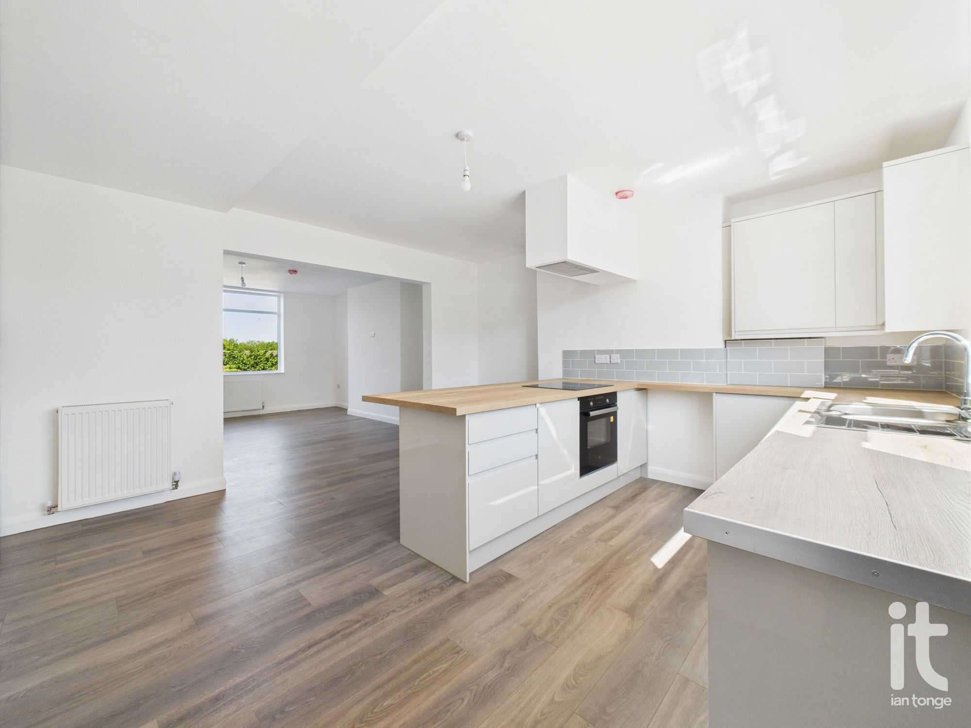 2 bedroom apartment flat/apartment To Let in Stockport - Photograph 14.