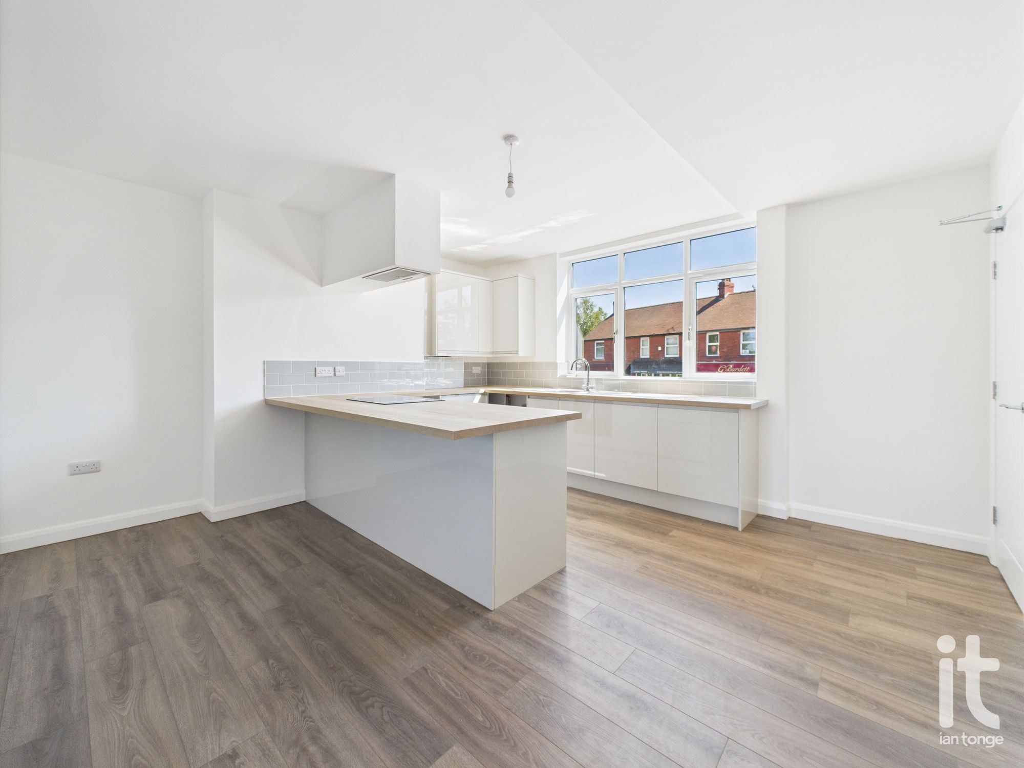 2 bedroom apartment flat/apartment To Let in Stockport - Photograph 16.