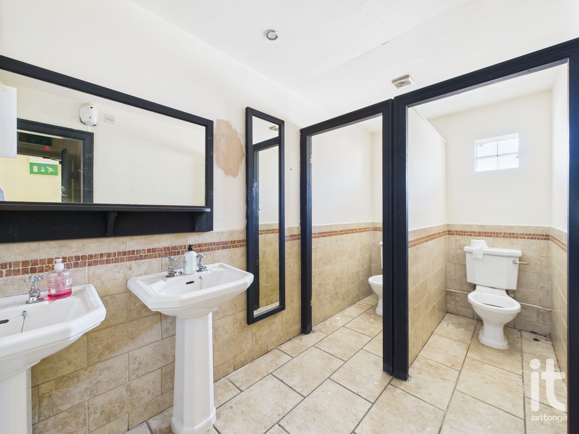 Commercial Property Under Offer in Stockport - Photograph 10.