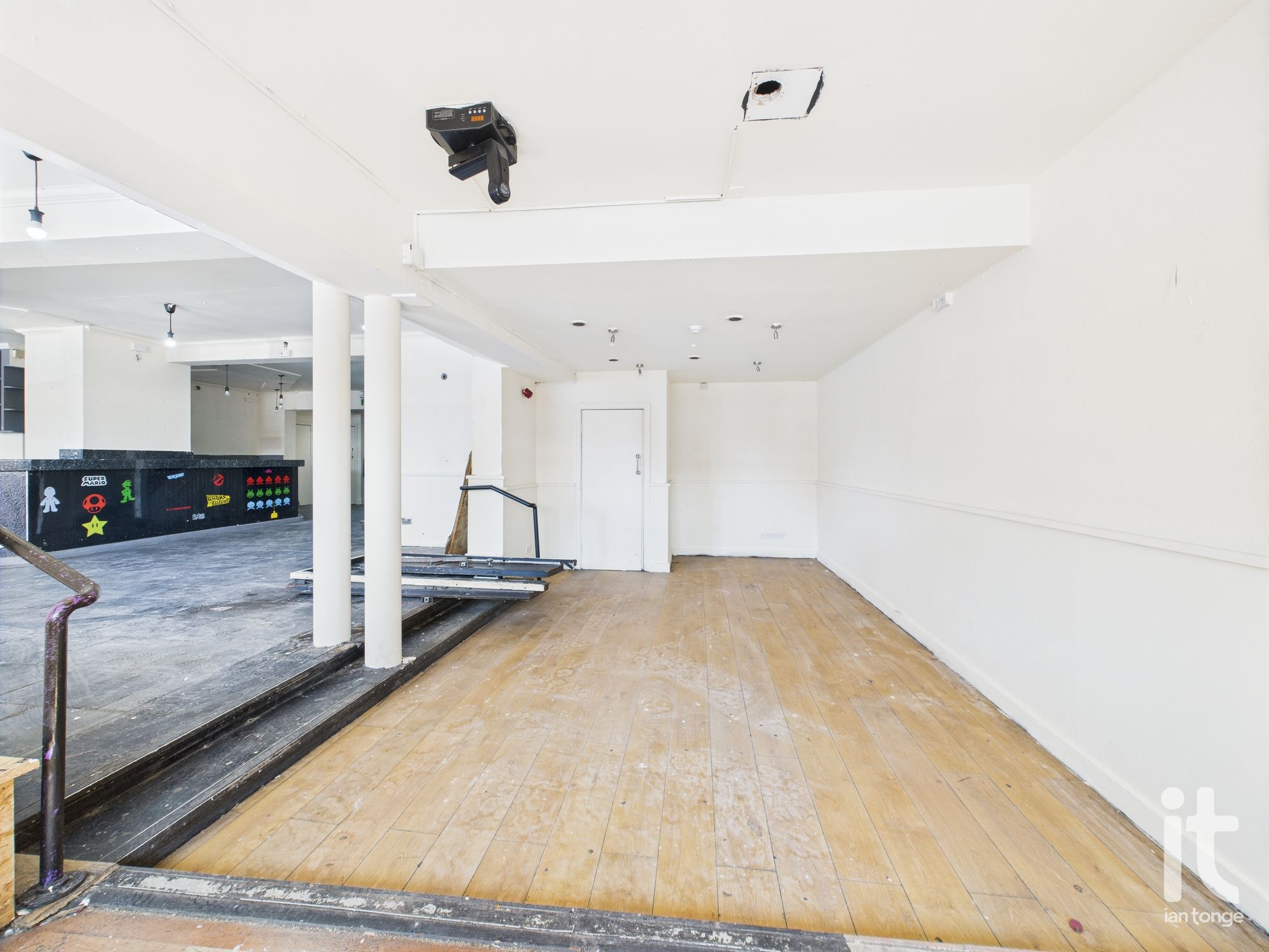 Commercial Property Under Offer in Stockport - Photograph 5.