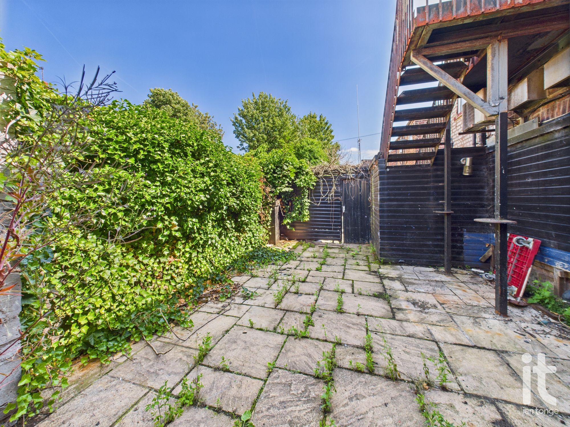 Commercial Property Under Offer in Stockport - Photograph 9.