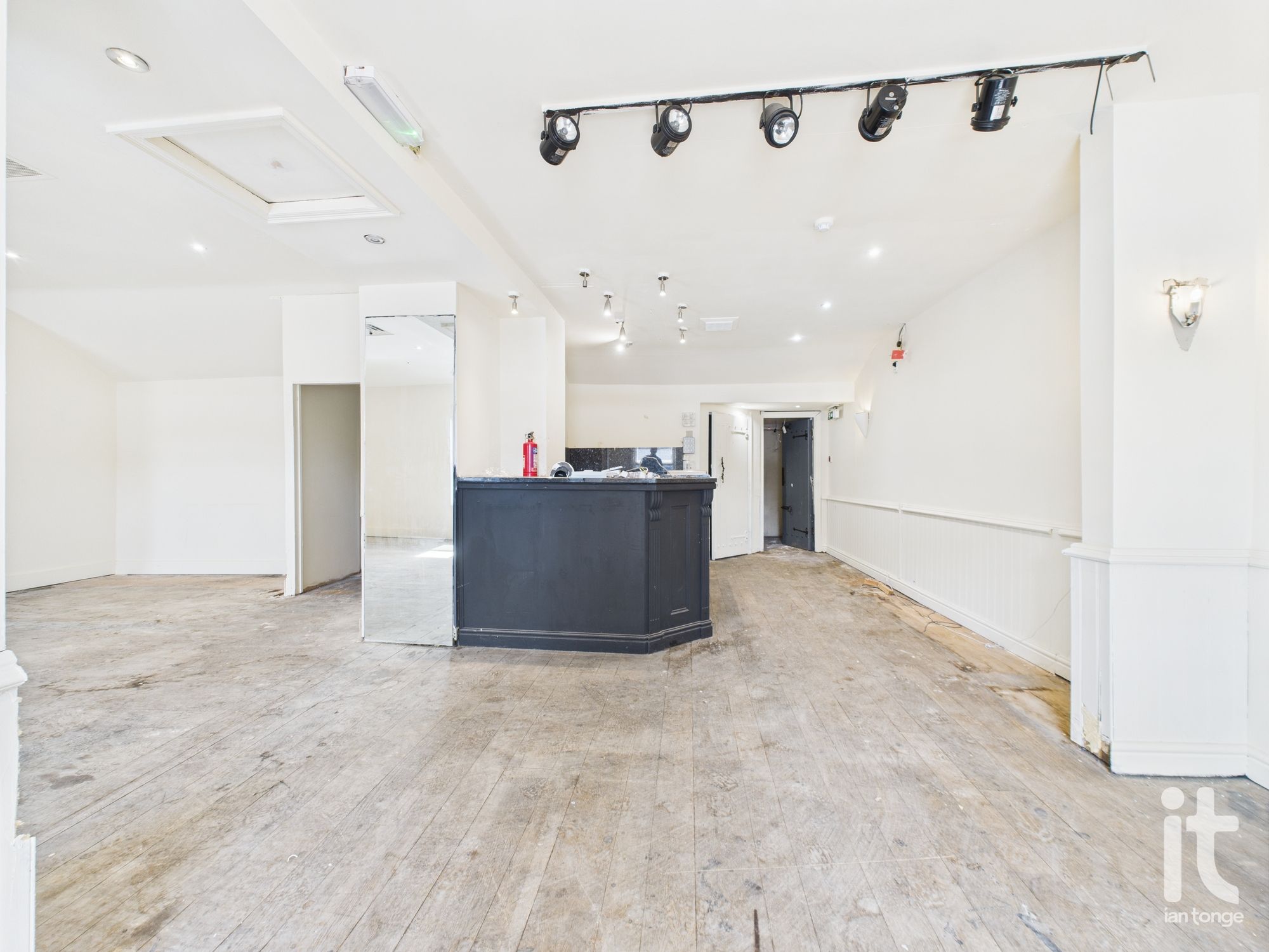 Commercial Property Under Offer in Stockport - Photograph 13.