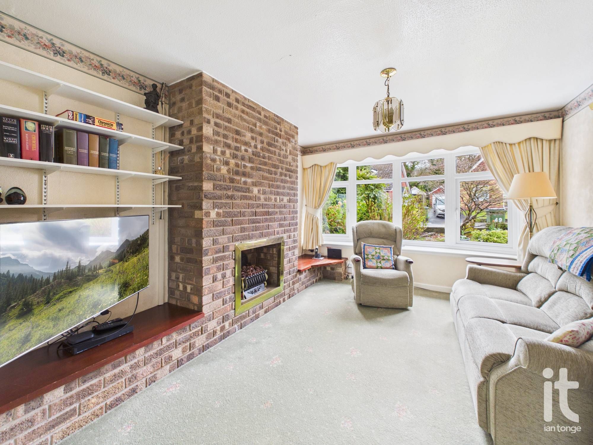 3 bedroom semi-detached house Under Offer in Stockport - Photograph 5.