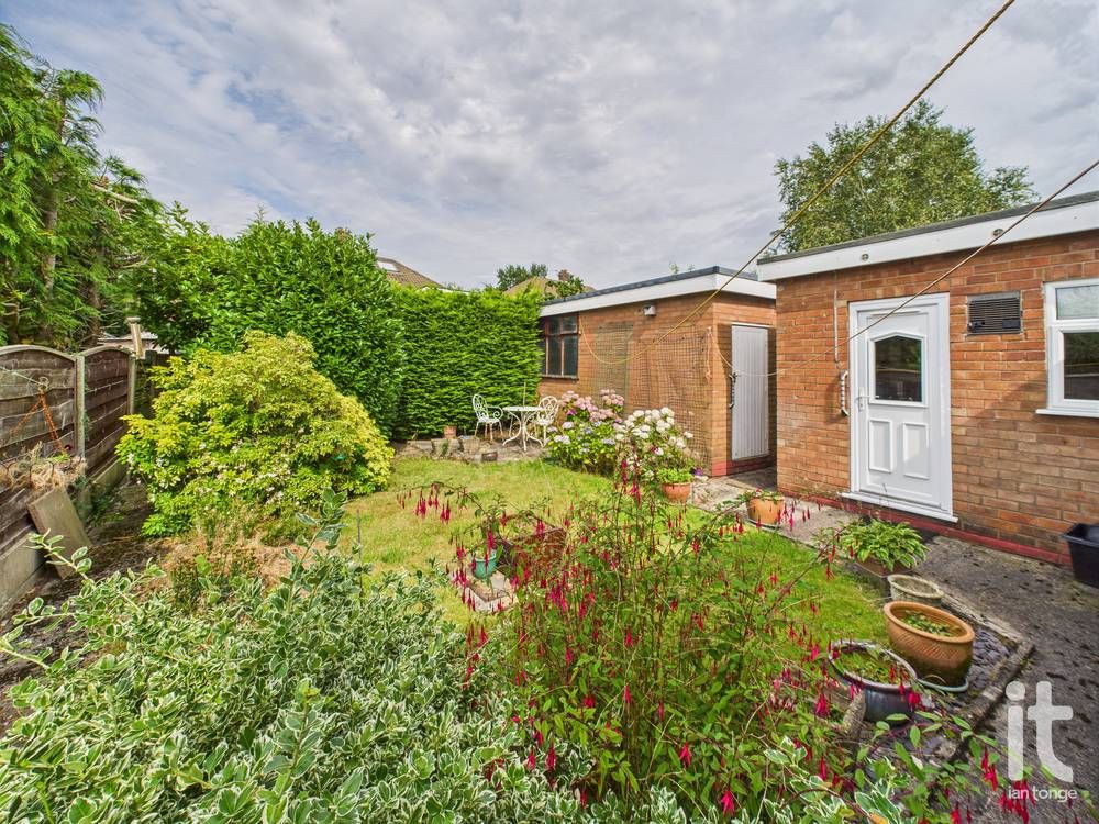 2 bedroom detached bungalow For Sale in Stockport - Photograph 15.