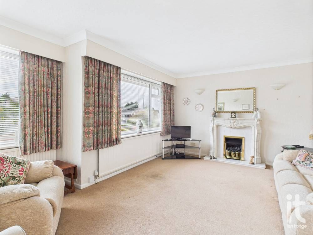 2 bedroom detached bungalow For Sale in Stockport - Photograph 2.