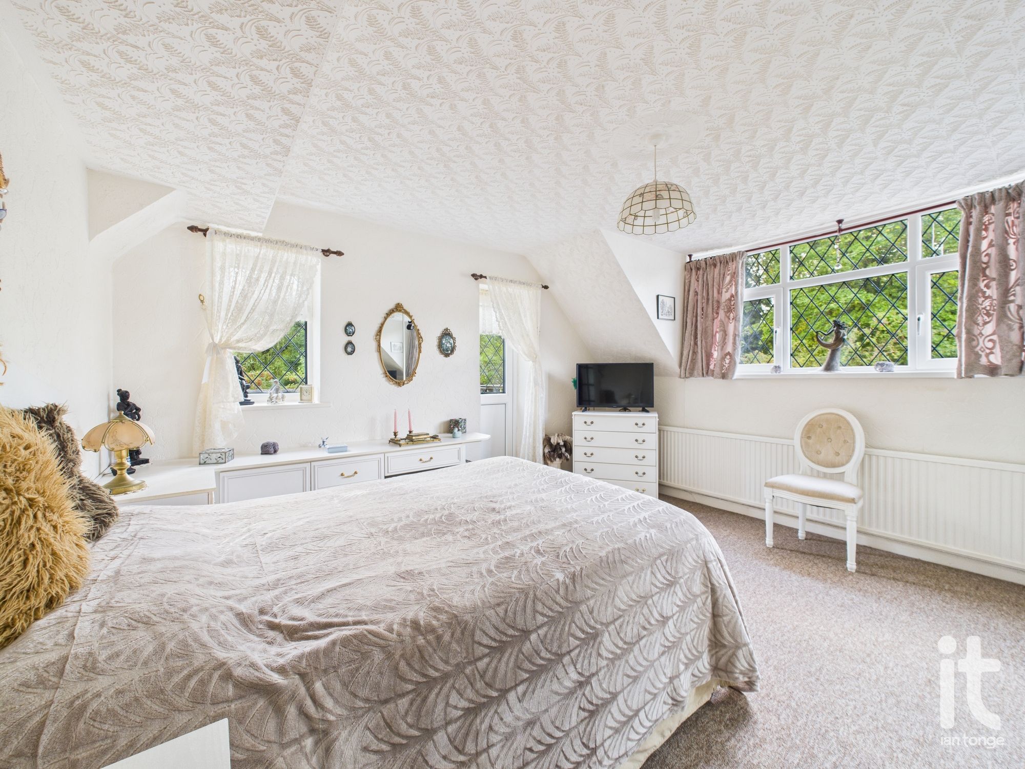 3 bedroom semi-detached dormer house Under Offer in Stockport - Photograph 3.