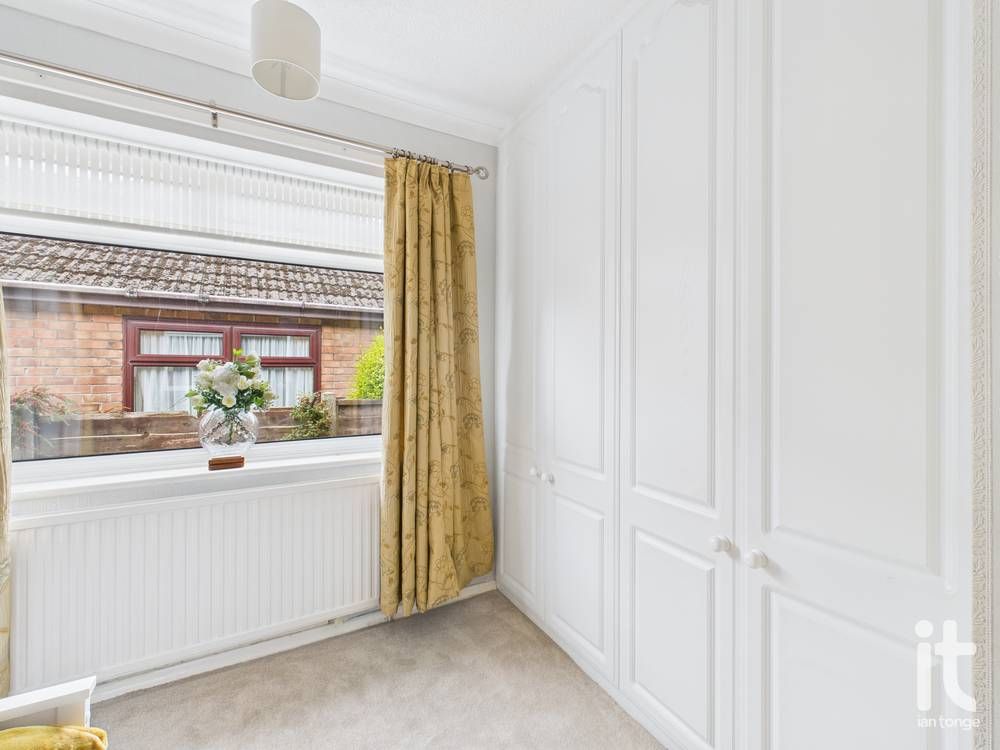 2 bedroom detached bungalow For Sale in Stockport - Photograph 13.