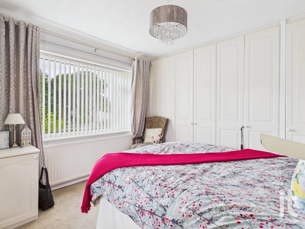 2 bedroom detached bungalow For Sale in Stockport - Photograph 11.