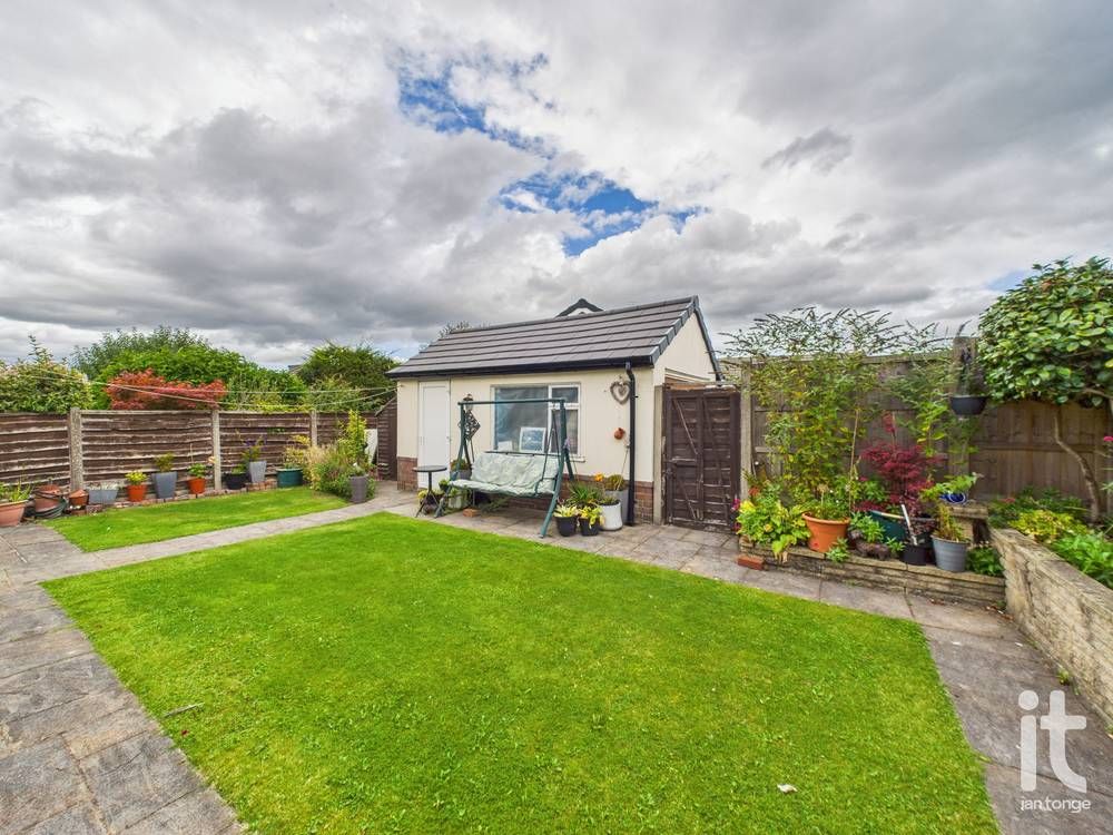 2 bedroom detached bungalow For Sale in Stockport - Photograph 17.