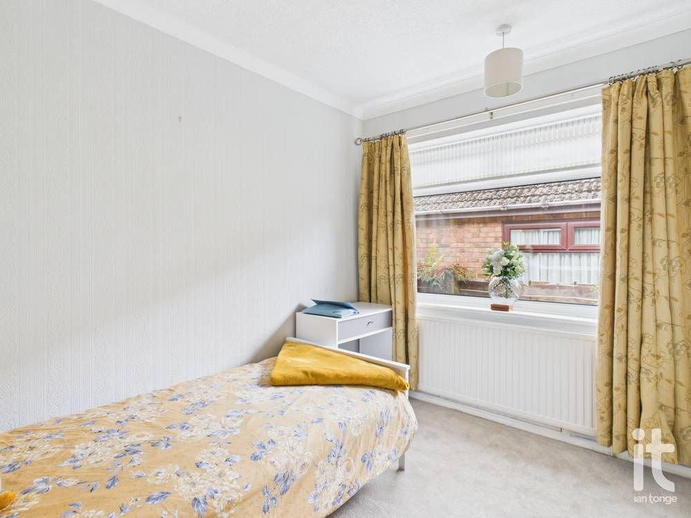 2 bedroom detached bungalow For Sale in Stockport - Photograph 12.