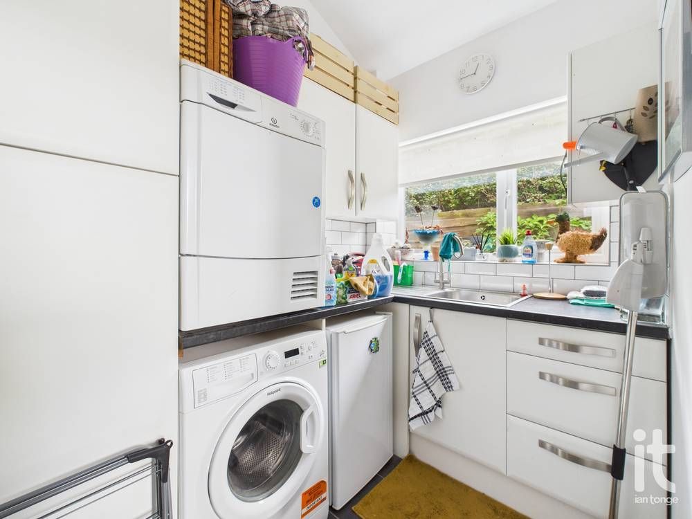2 bedroom end terraced house Under Offer in Stockport - Photograph 10.