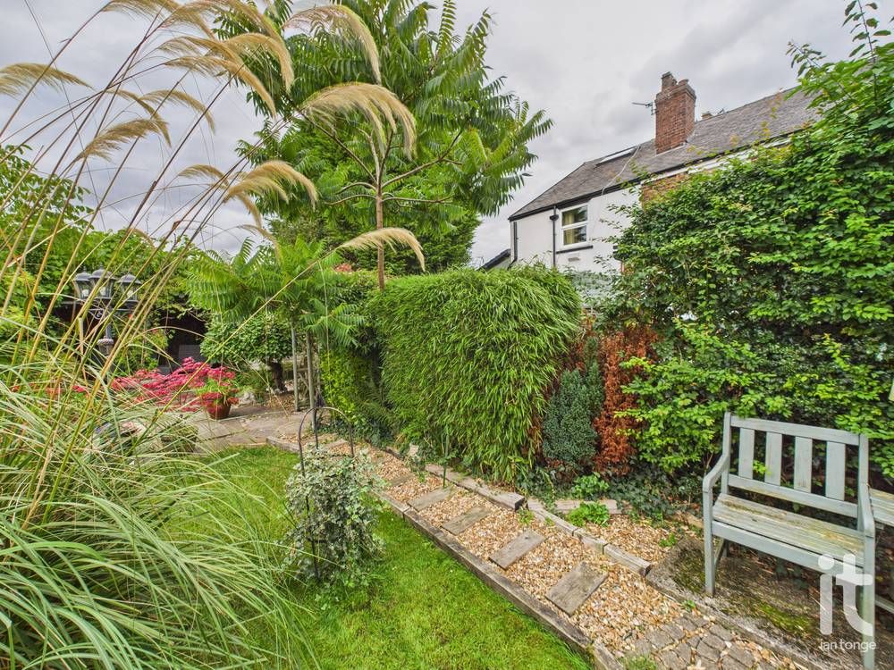 2 bedroom end terraced house Under Offer in Stockport - Photograph 25.