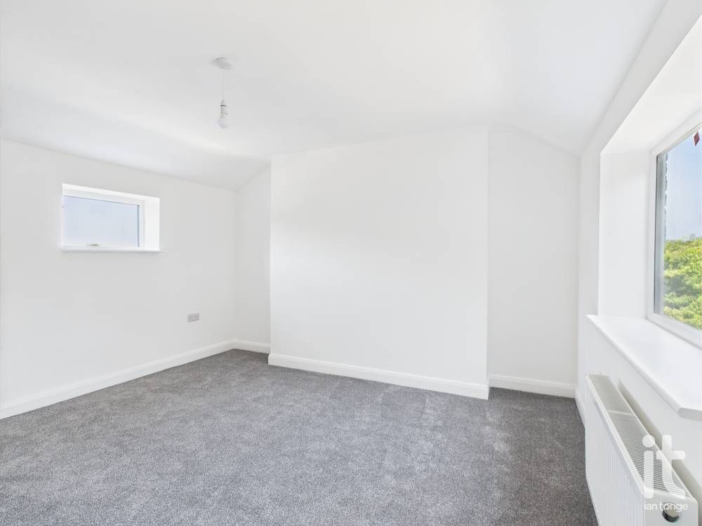 2 bedroom apartment flat/apartment Let in Stockport - Photograph 10.