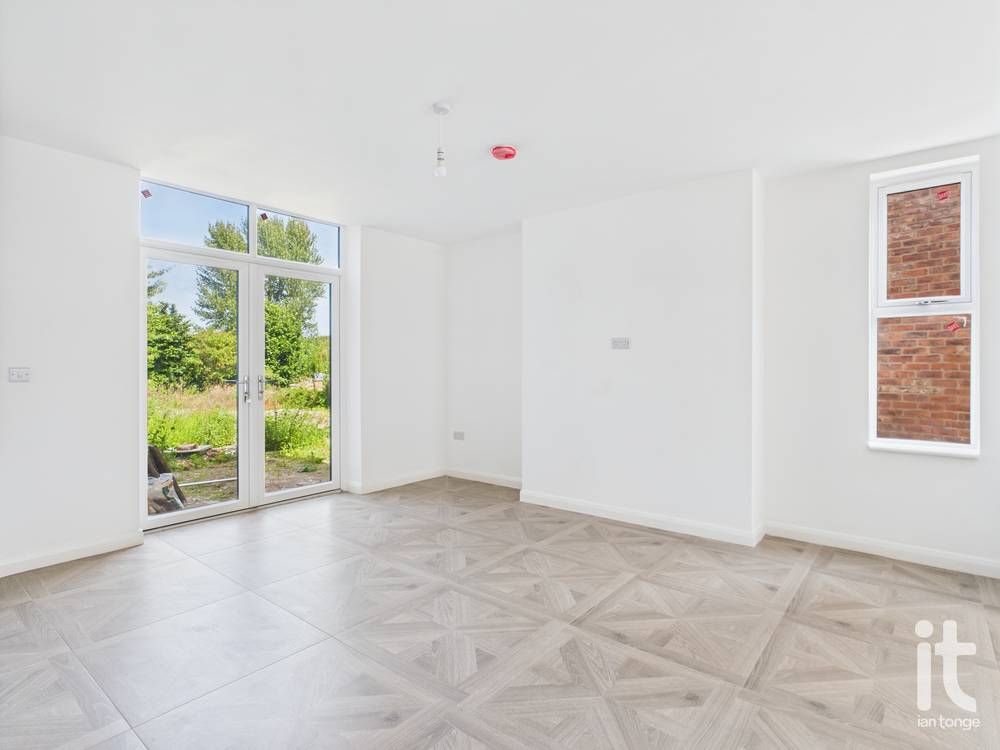 2 bedroom apartment flat/apartment Let in Stockport - Photograph 6.