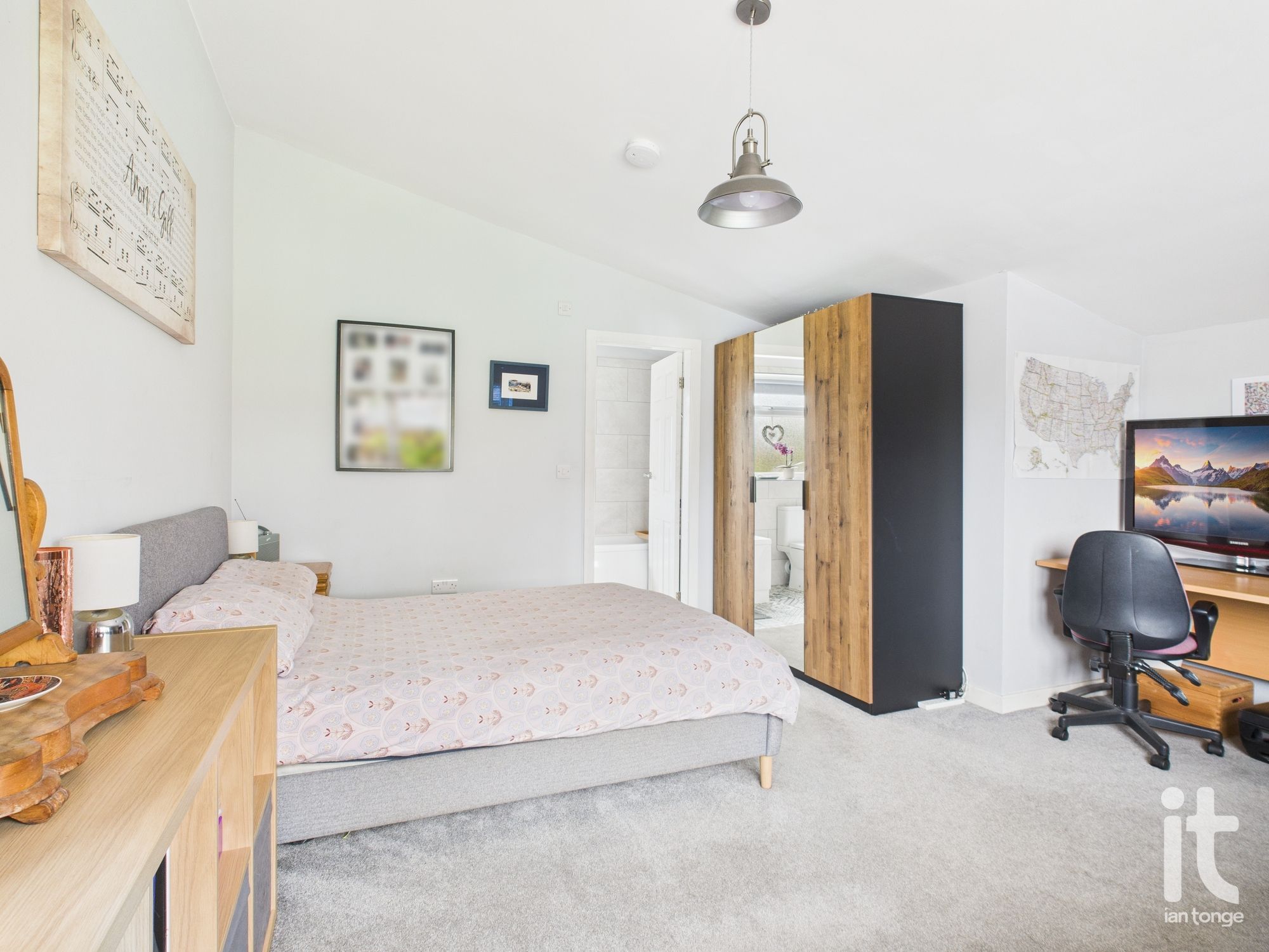 4 bedroom semi-detached house SSTC in Stockport - Photograph 12.