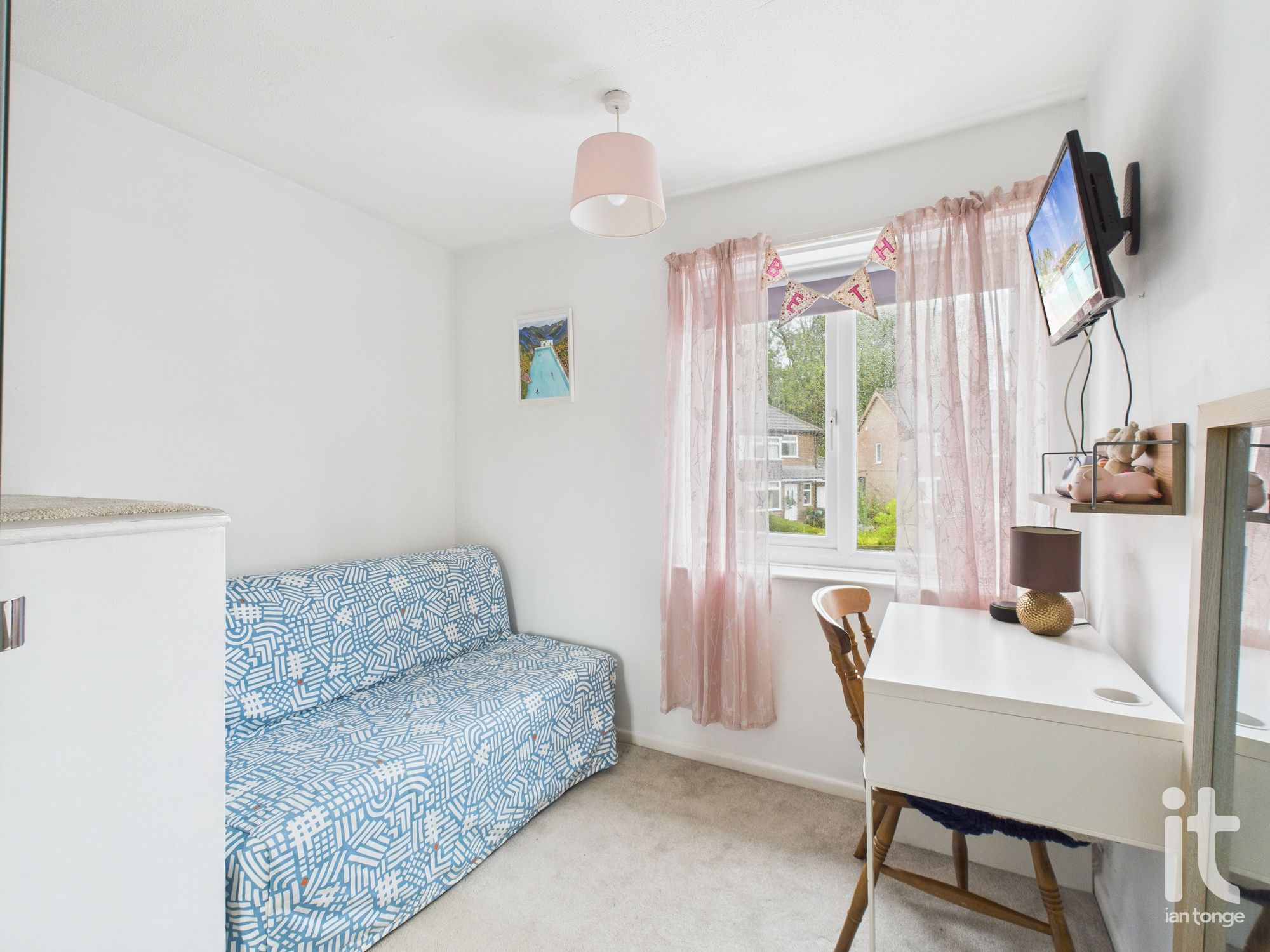 4 bedroom semi-detached house SSTC in Stockport - Photograph 10.