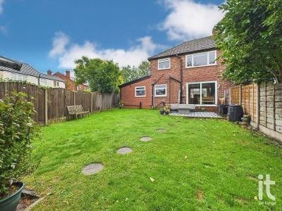 4 bedroom semi-detached house SSTC in Stockport - Photograph 4.