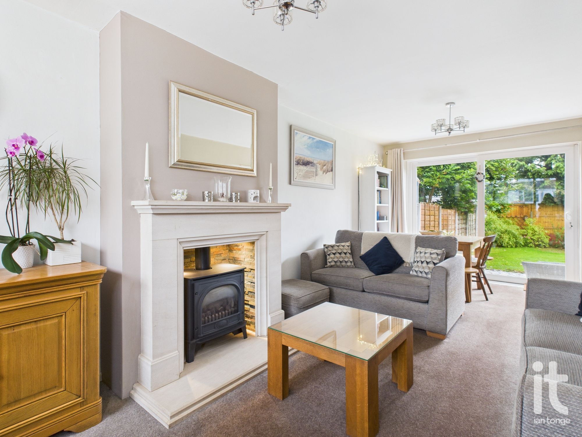 4 bedroom semi-detached house SSTC in Stockport - Photograph 2.