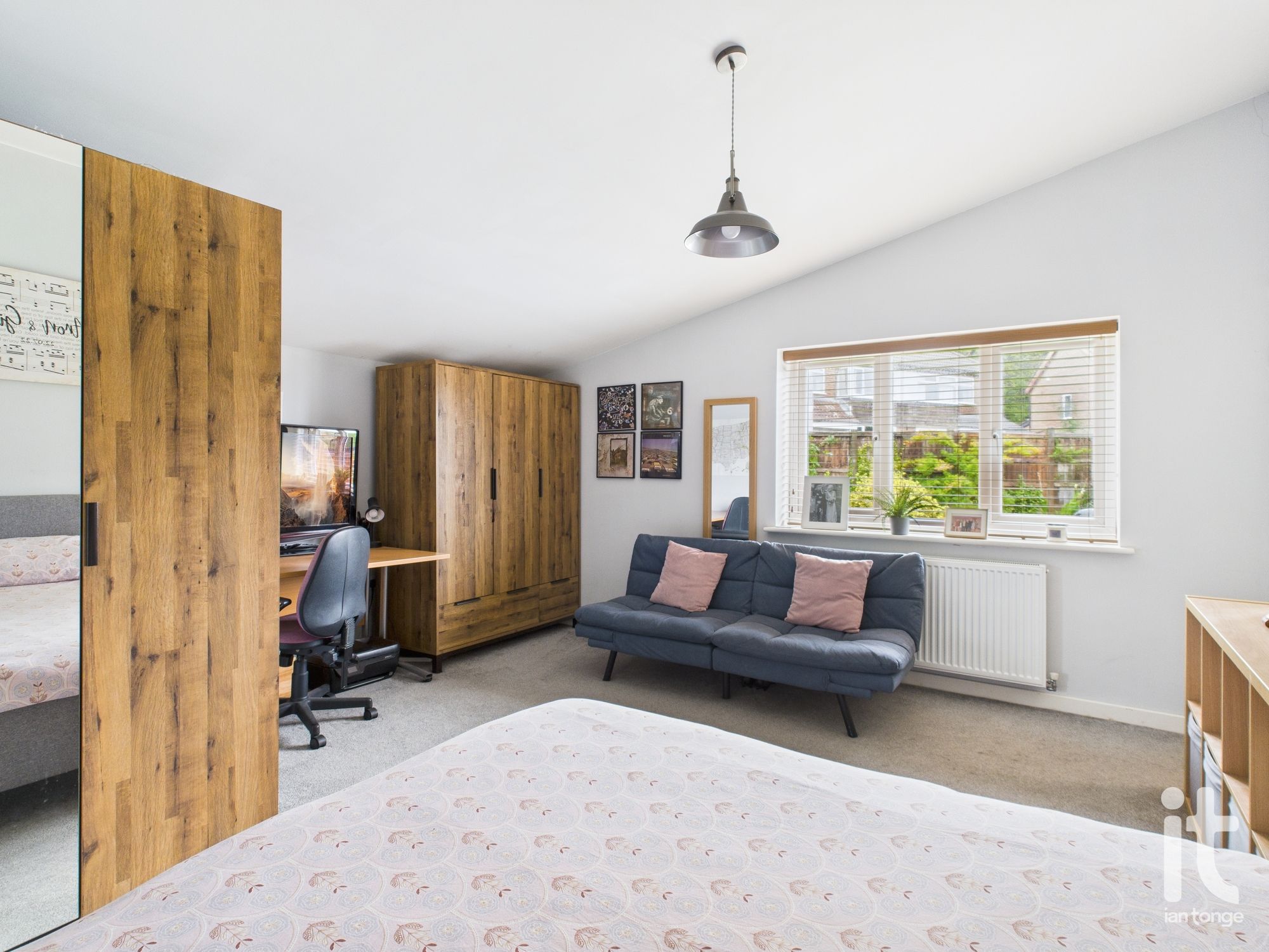 4 bedroom semi-detached house SSTC in Stockport - Photograph 13.