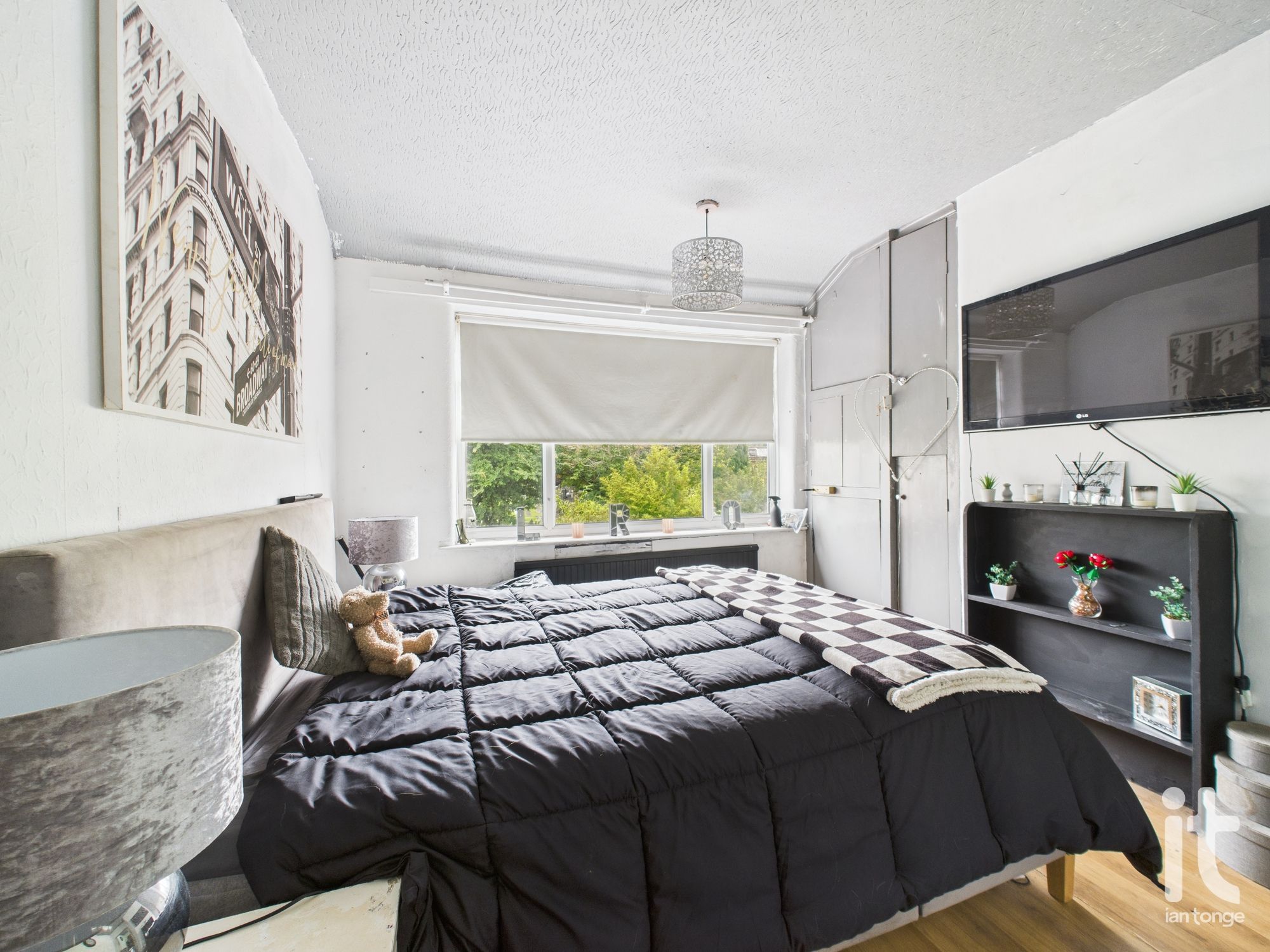 3 bedroom semi-detached house SSTC in Stockport - Photograph 11.
