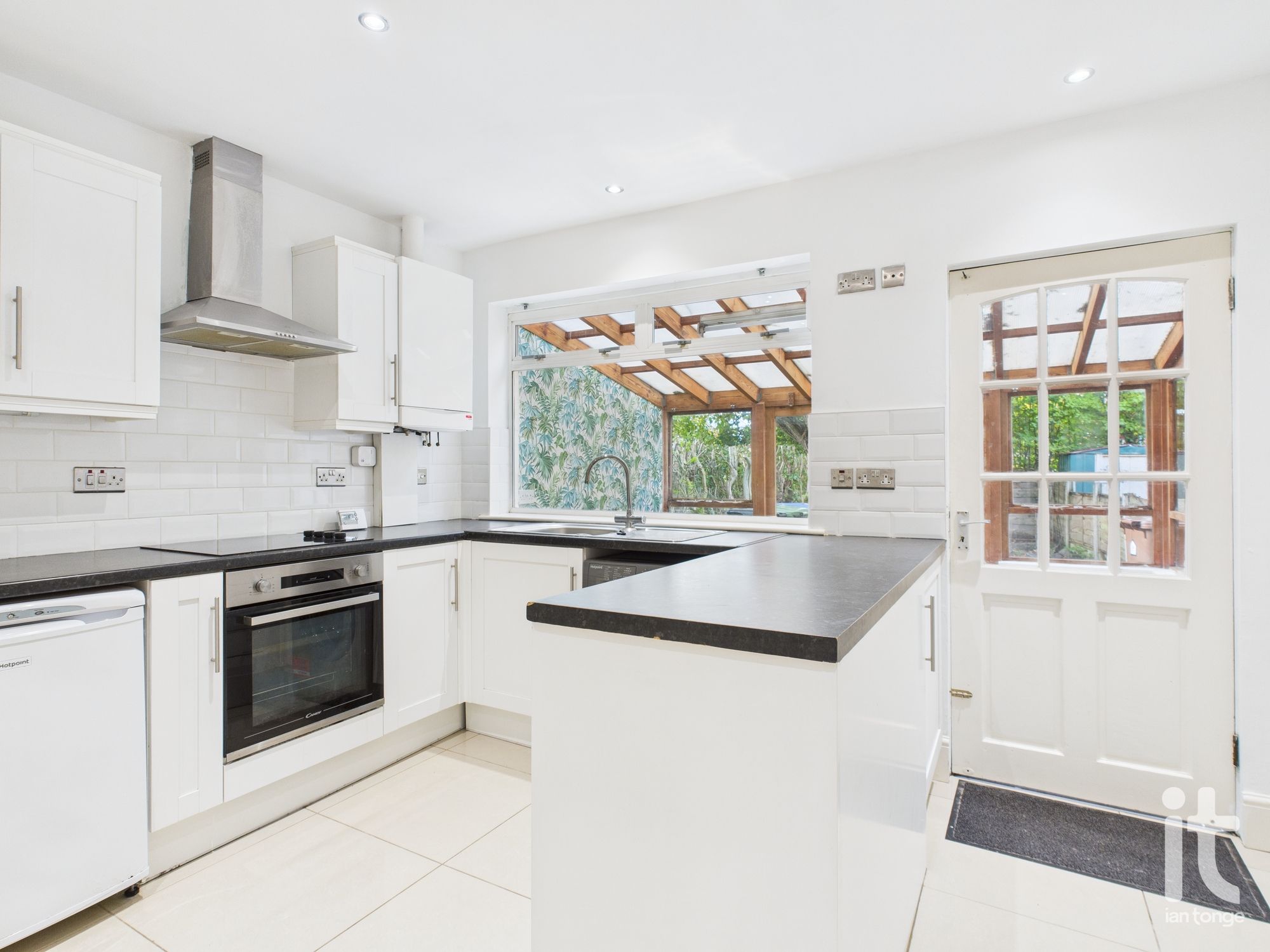 2 bedroom end terraced house For Sale in Stockport - Photograph 2.