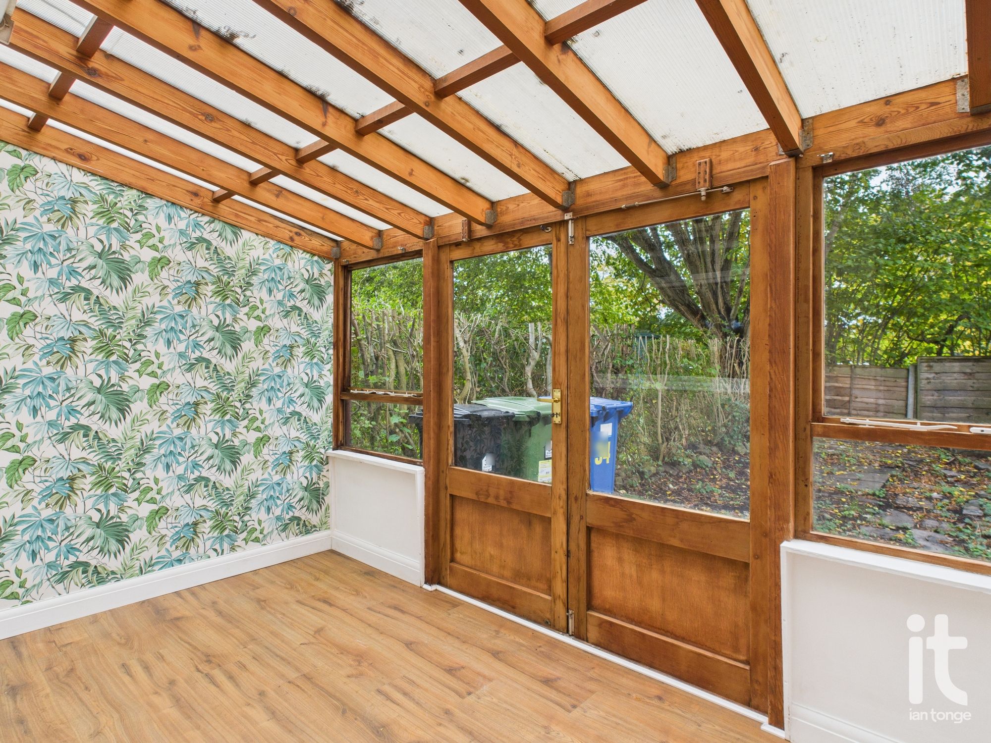 2 bedroom end terraced house For Sale in Stockport - Photograph 8.