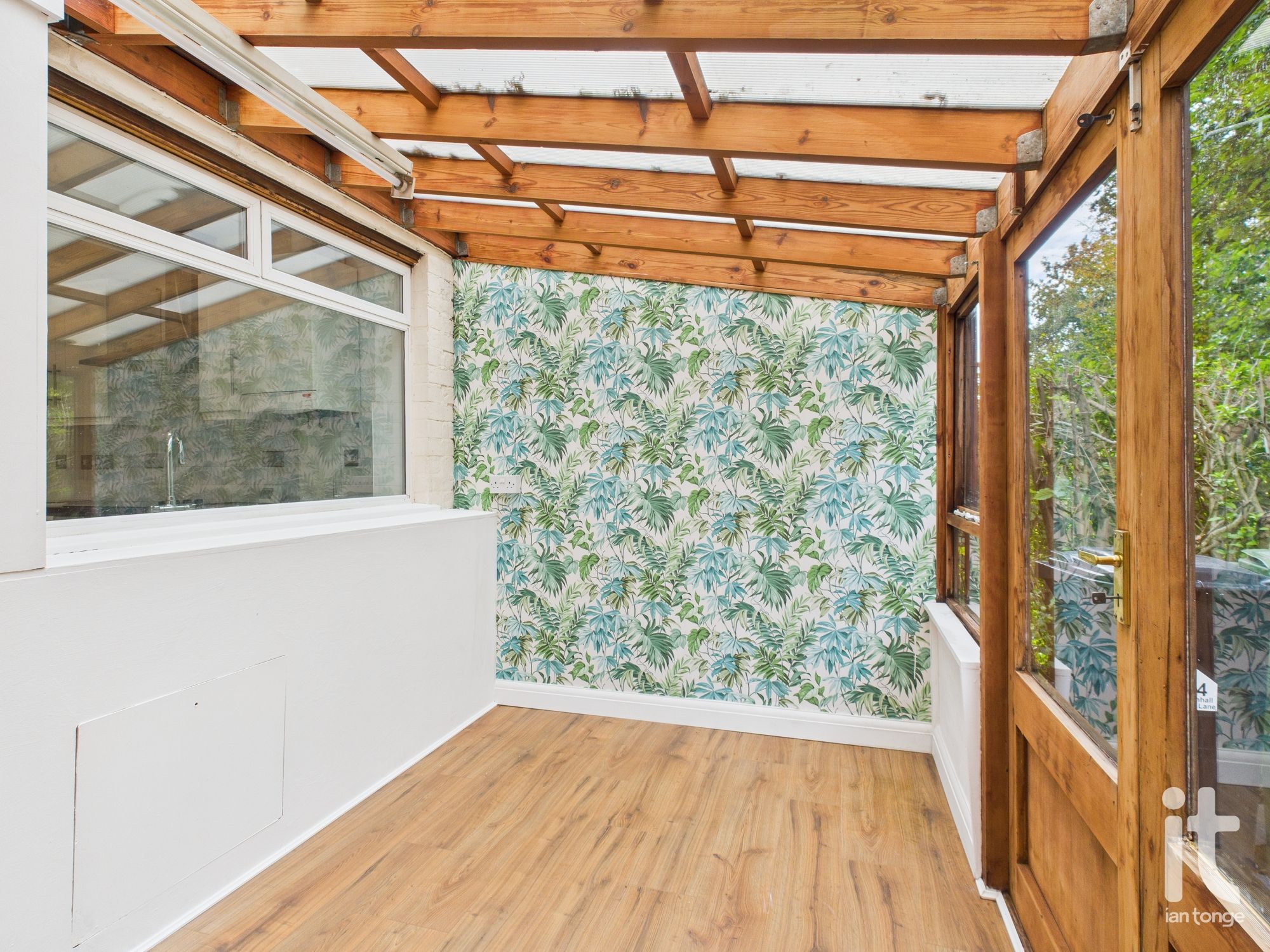 2 bedroom end terraced house For Sale in Stockport - Photograph 9.